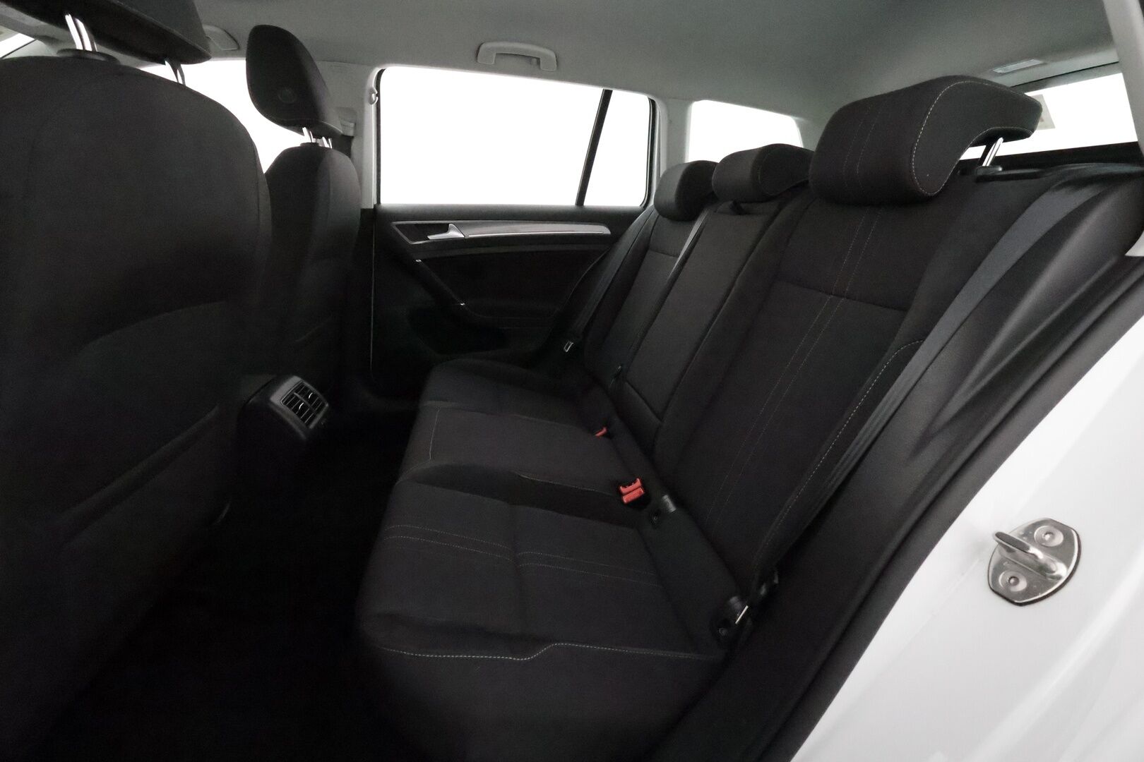 VOLKSWAGEN GOLF 2016 Variant Alltrack 1,8 TSI 132 kW (180 hv) 4MOTION DSG-automaatti Winter Edition * Webasto / Adapt.Vakkari / Koukku / Navi - KeylessGo / Kangas-Alcantara / Xenon / Juuri tullut Tampereelle!