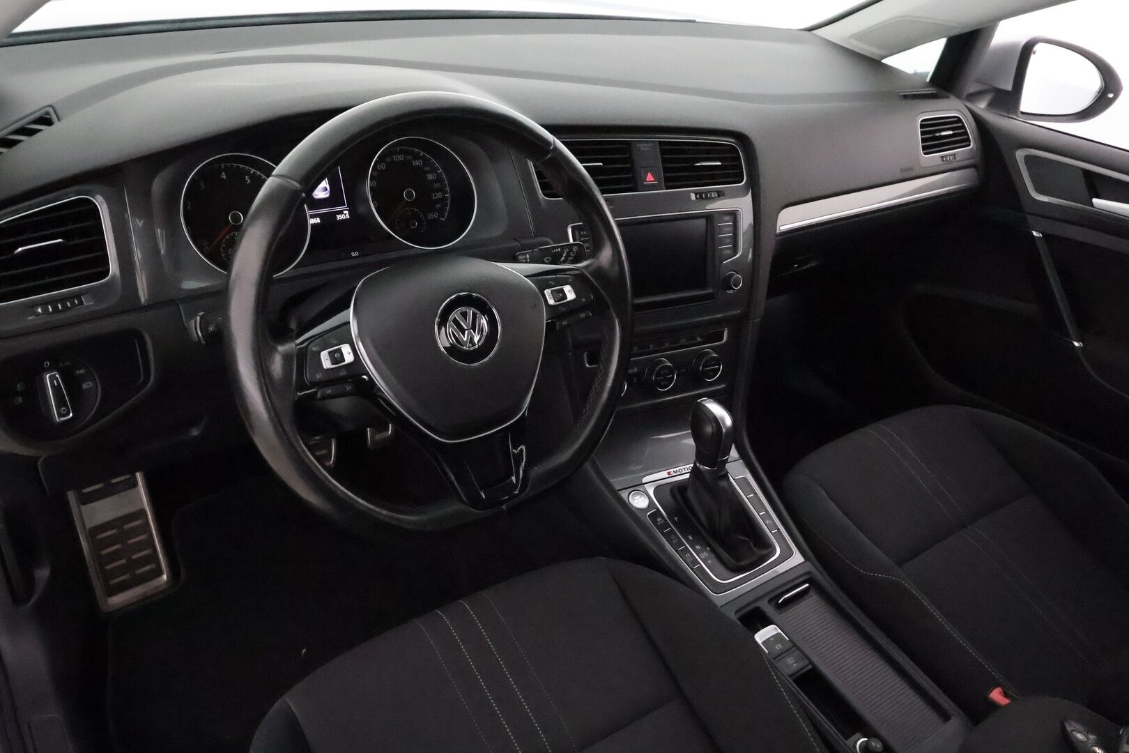 VOLKSWAGEN GOLF 2016 Variant Alltrack 1,8 TSI 132 kW 4MOTION DSG **ACC / Koukku / Navi / KeylessGo / Webasto / P.tutkat** - Kahdet renkaat aluvanteilla