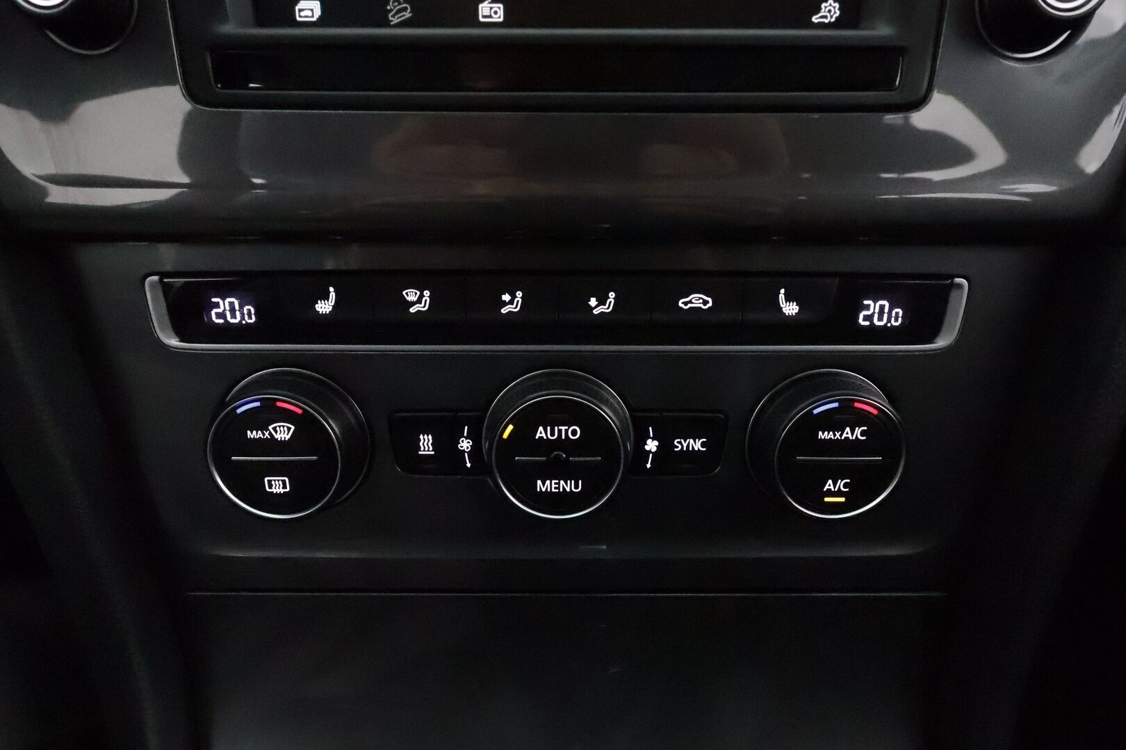 VOLKSWAGEN GOLF 2016 Variant Alltrack 1,8 TSI 132 kW (180 hv) 4MOTION DSG-automaatti Winter Edition * Webasto / Adapt.Vakkari / Koukku / Navi - KeylessGo / Kangas-Alcantara / Xenon / Tulossa Tampereelle!