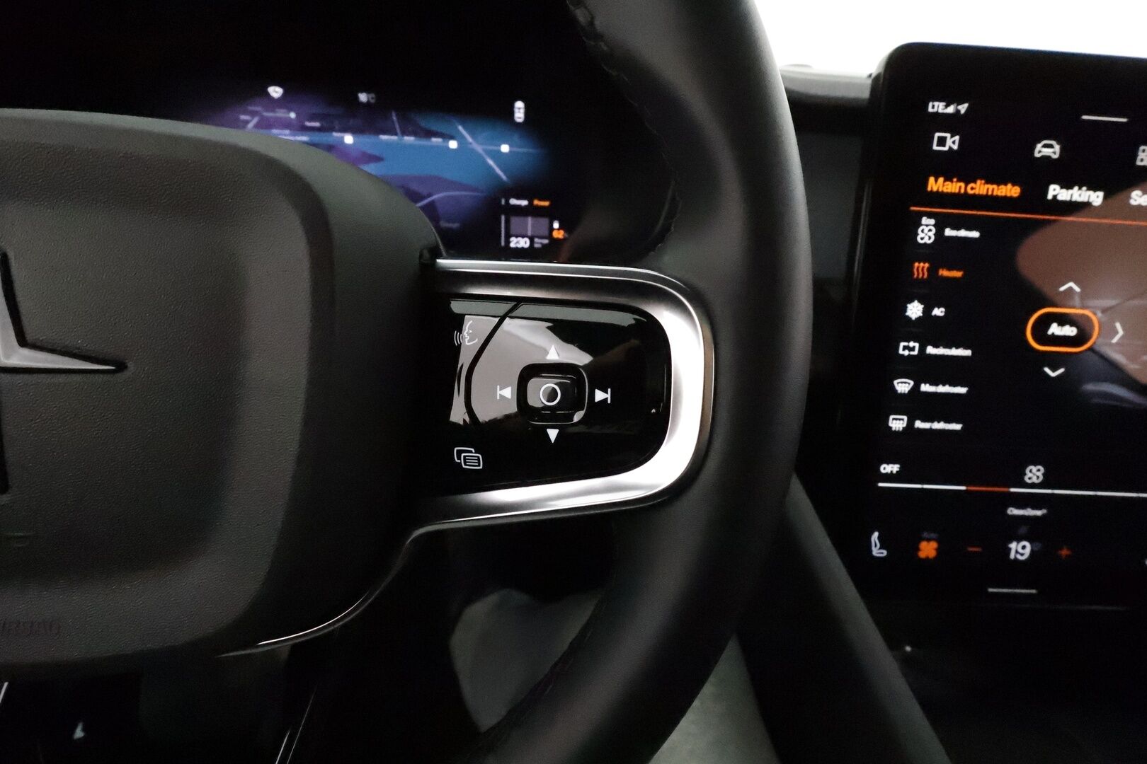 POLESTAR 2 2023 Long Range Single Motor, 170kW, 78kWh  *ACC / H&K / 360° / ILP / Muistipenkki / Lasikatto / LED / Navi* - Akku kuntotarkastettu SoH 96%
