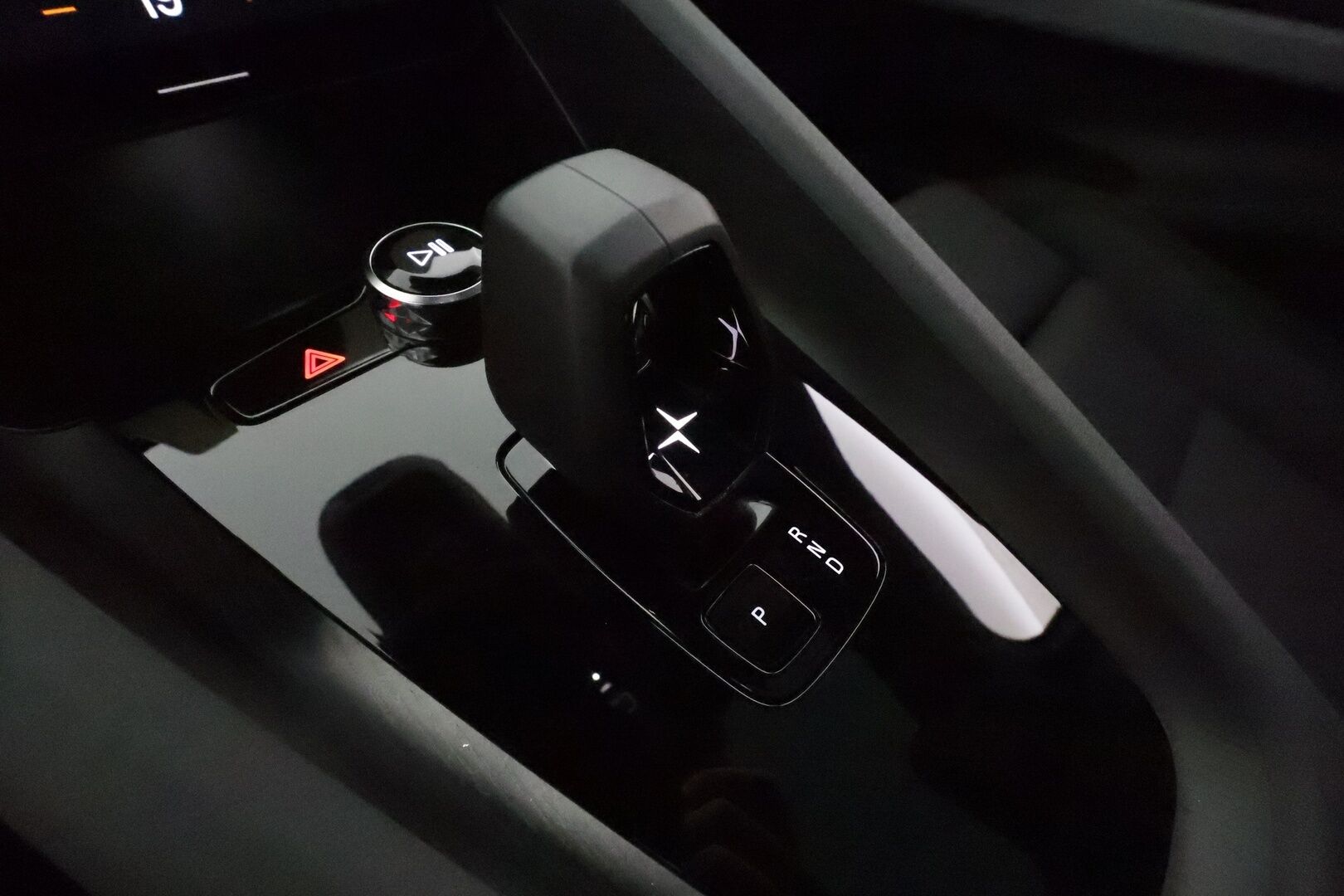 POLESTAR 2 2023 Long Range Single Motor, 170kW, 78kWh  *ACC / H&K / 360° / ILP / Muistipenkki / Lasikatto / LED / Navi* - Akku kuntotarkastettu SoH 96%