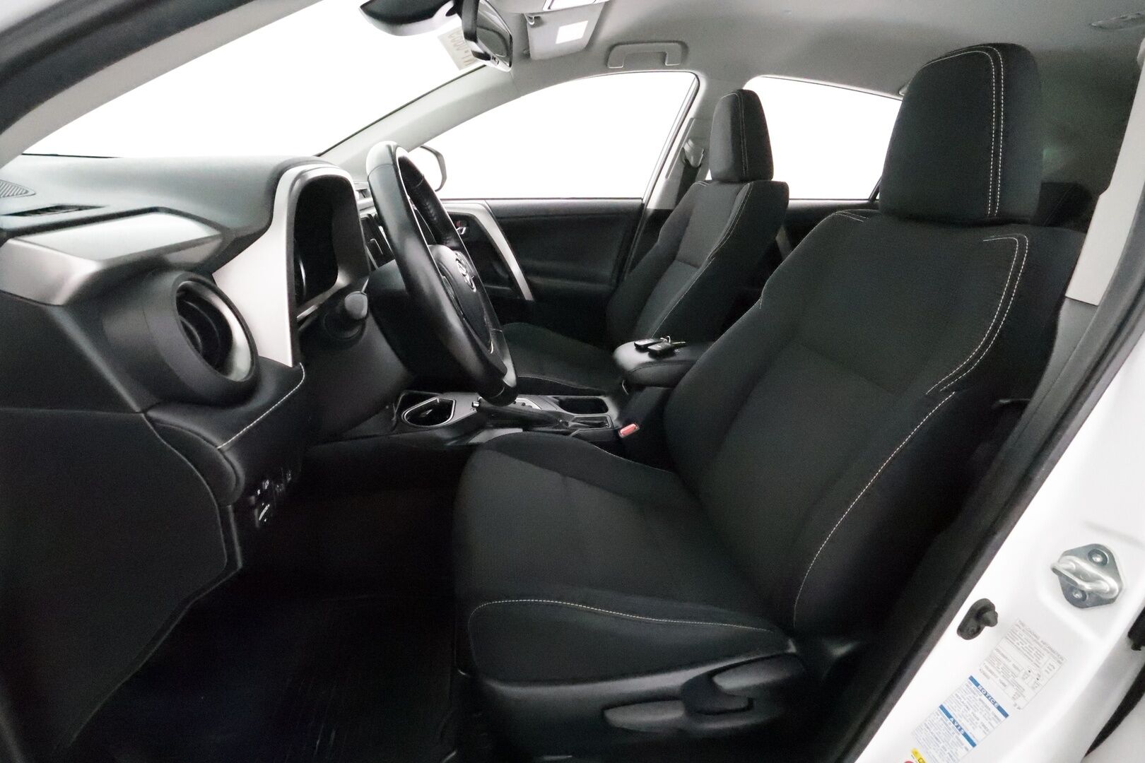 TOYOTA RAV4 2016 2,5 Hybrid AWD Active * Adapt.Vakkari / Peruutuskamera / Sähköluukku / Navi / Juuri tullut Tampereelle! - Kahdet Renkaat / Merkkihuollettu!