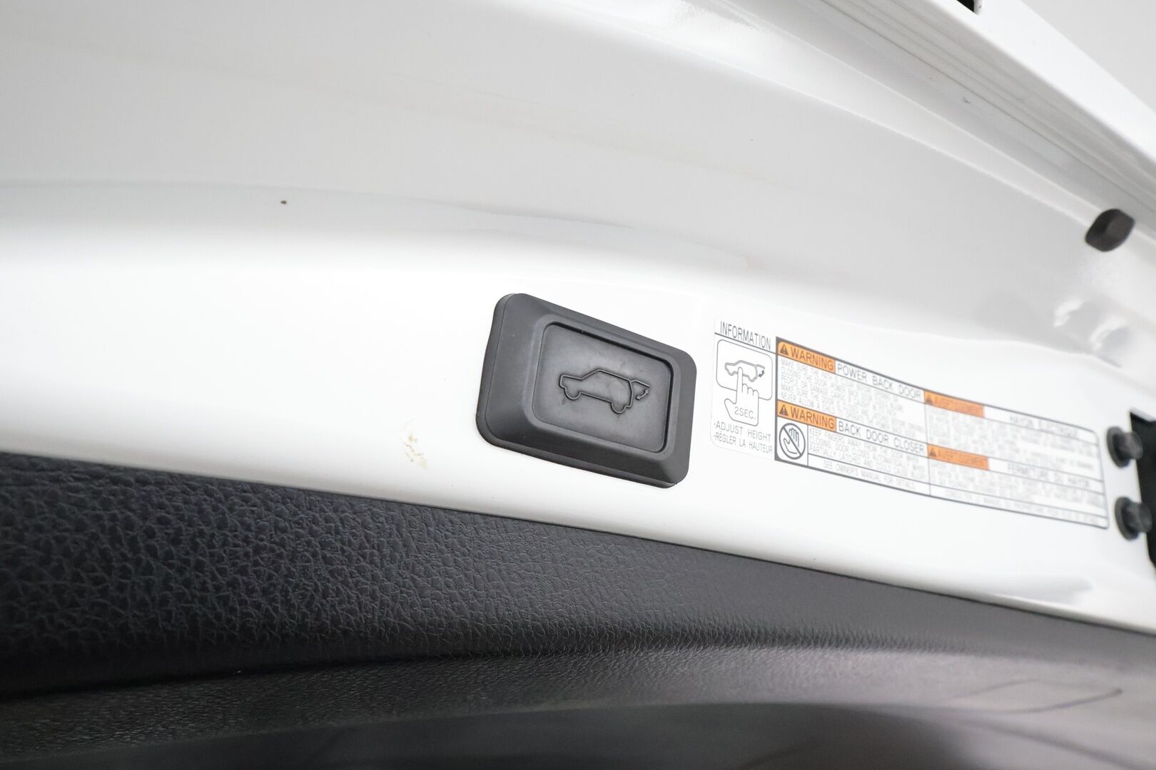 TOYOTA RAV4 2016 2,5 Hybrid AWD Active * Adapt.Vakkari / Peruutuskamera / Sähköluukku / Navi / Juuri tullut Tampereelle! - Kahdet Renkaat / Merkkihuollettu!