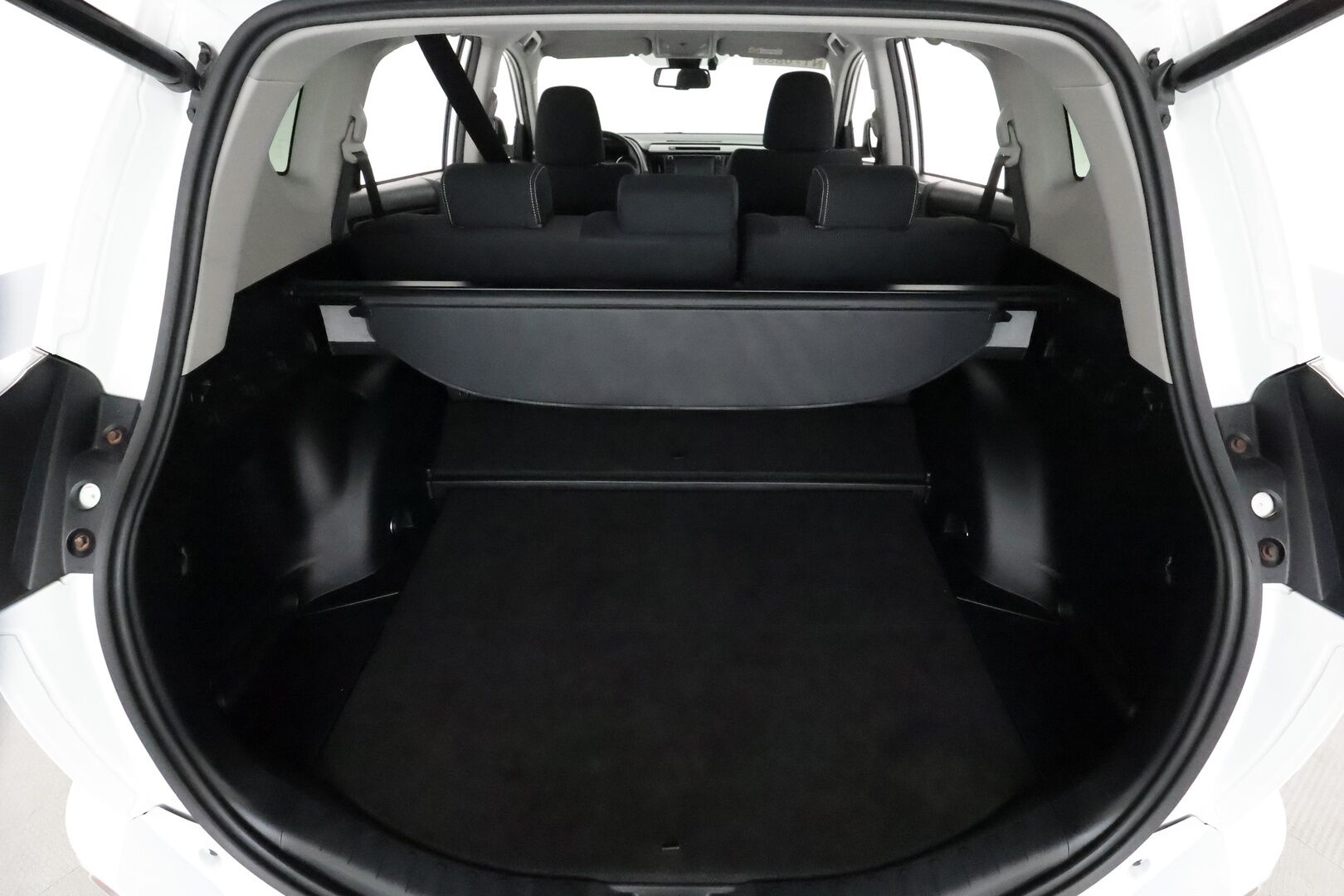 TOYOTA RAV4 2016 2,5 Hybrid AWD Active * Adapt.Vakkari / Peruutuskamera / Sähköluukku / Navi / Juuri tullut Tampereelle! - Kahdet Renkaat / Merkkihuollettu!