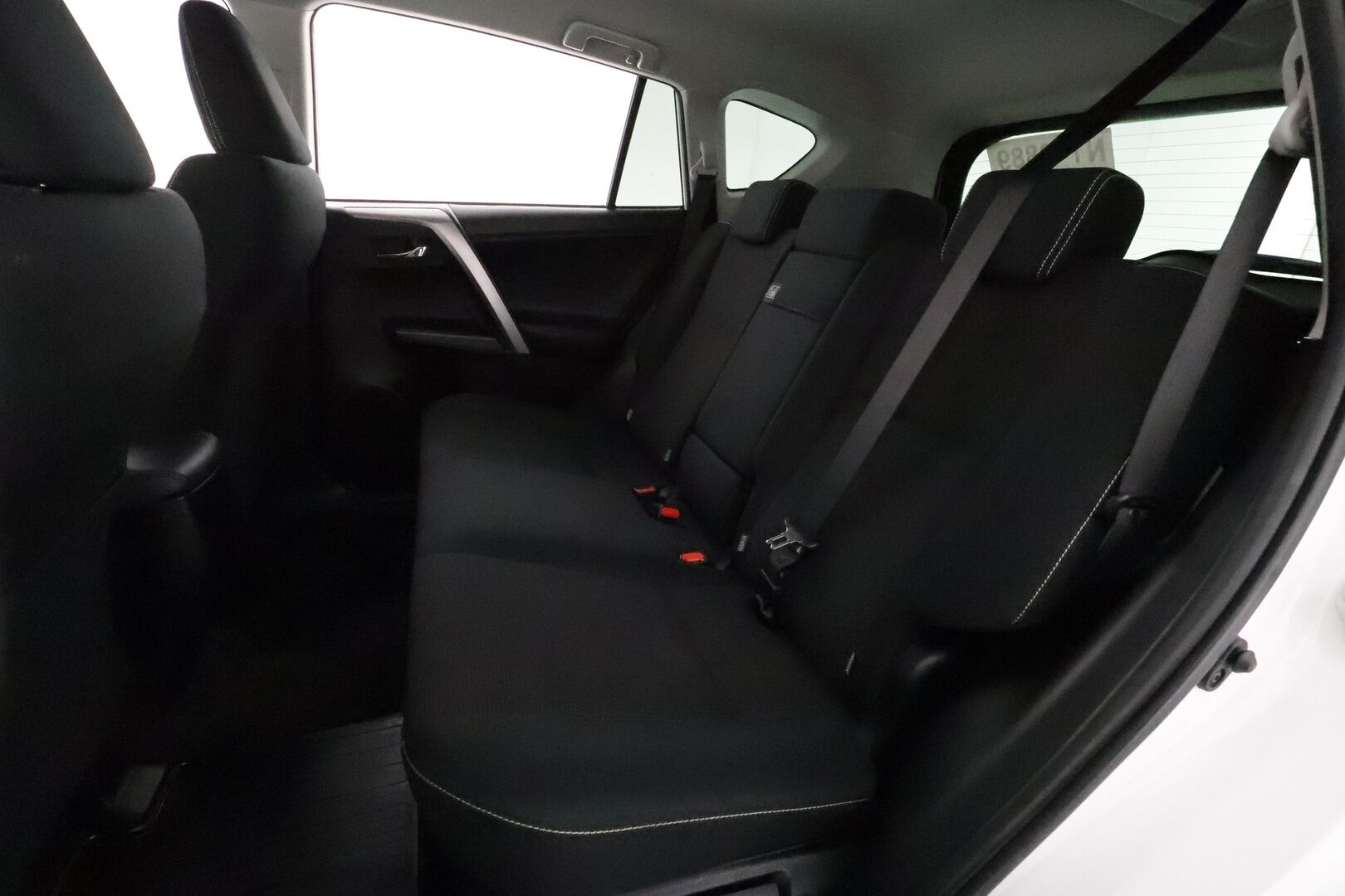 TOYOTA RAV4 2016 2,5 Hybrid AWD Active * Adapt.Vakkari / Peruutuskamera / Sähköluukku / Navi / Juuri tullut Tampereelle! - Kahdet Renkaat / Merkkihuollettu!