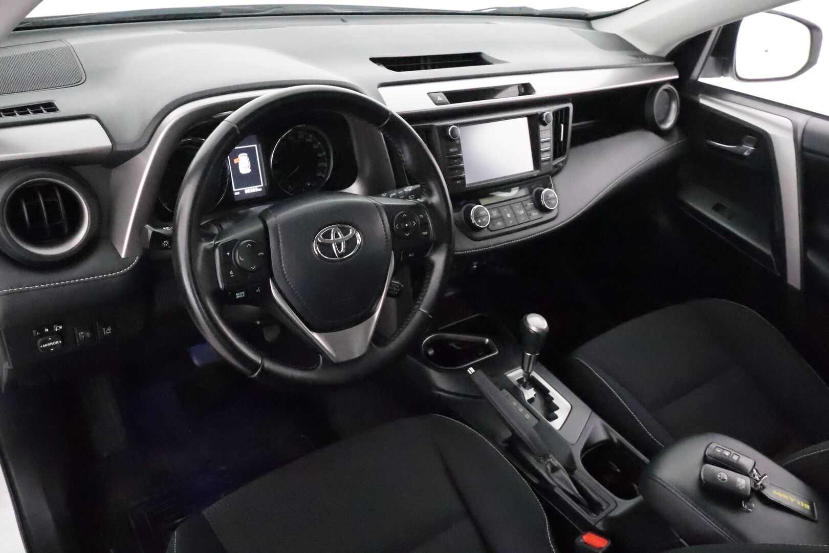 TOYOTA RAV4 2016 2,5 Hybrid AWD Active * Adapt.Vakkari / Peruutuskamera / Sähköluukku / Navi / Juuri tullut Tampereelle! - Kahdet Renkaat / Merkkihuollettu!