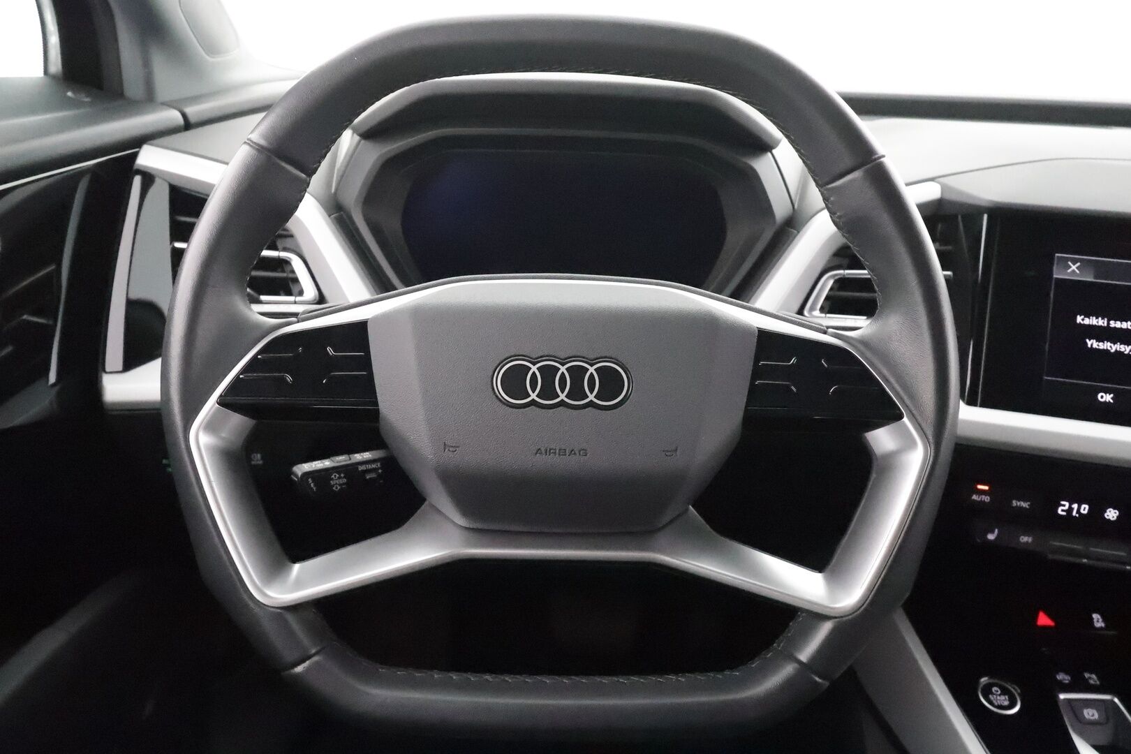 AUDI Q4 E-TRON 2023 50 Quattro Proline * ILP / ACC / Koukku / Matrix-LED / 360-Kamera  / Sporttipenkit * - Kahdet Renkaat