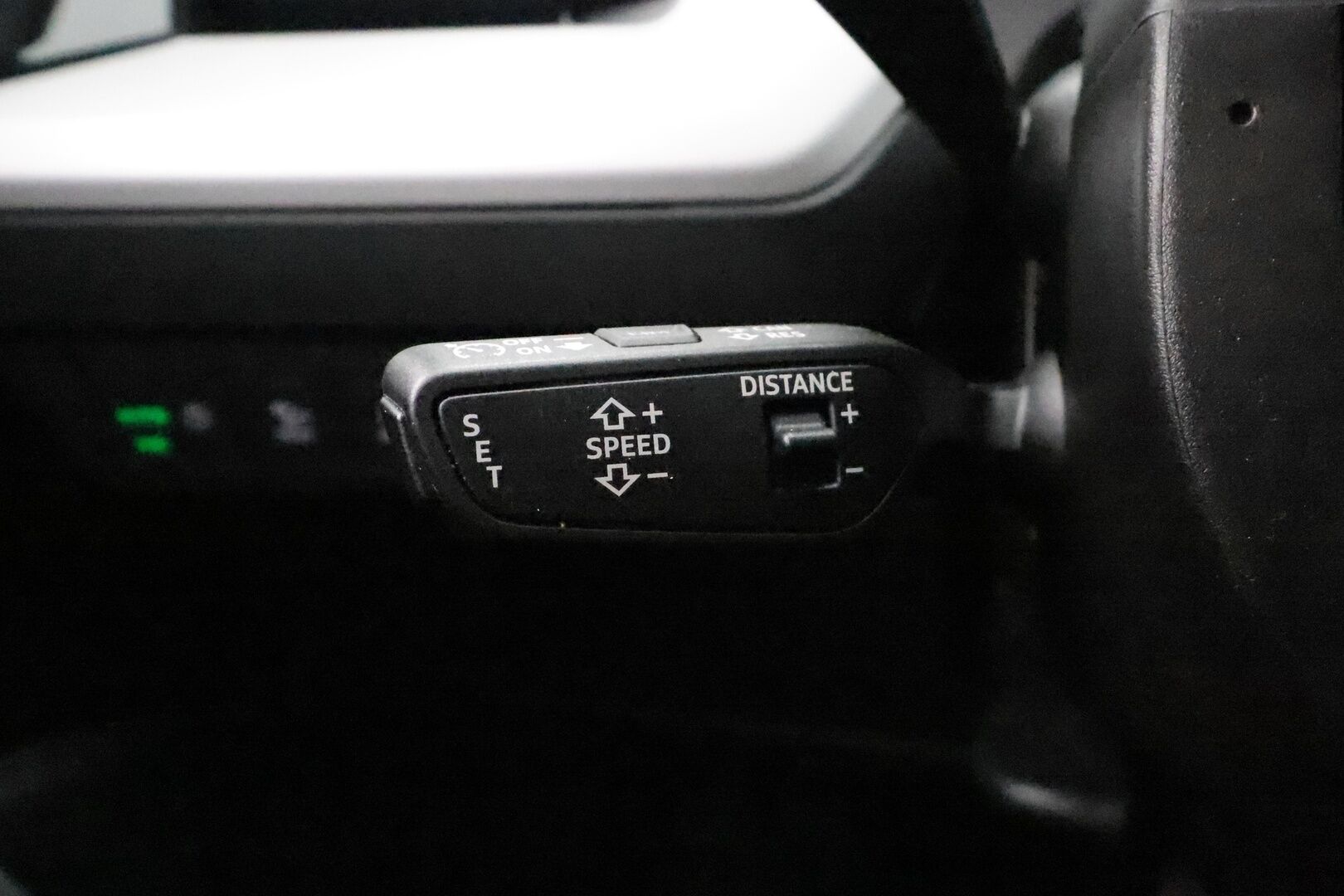 AUDI Q4 E-TRON 2023 50 Quattro Proline * ILP / ACC / Koukku / Matrix-LED / 360-Kamera  / Sporttipenkit * - Kahdet Renkaat