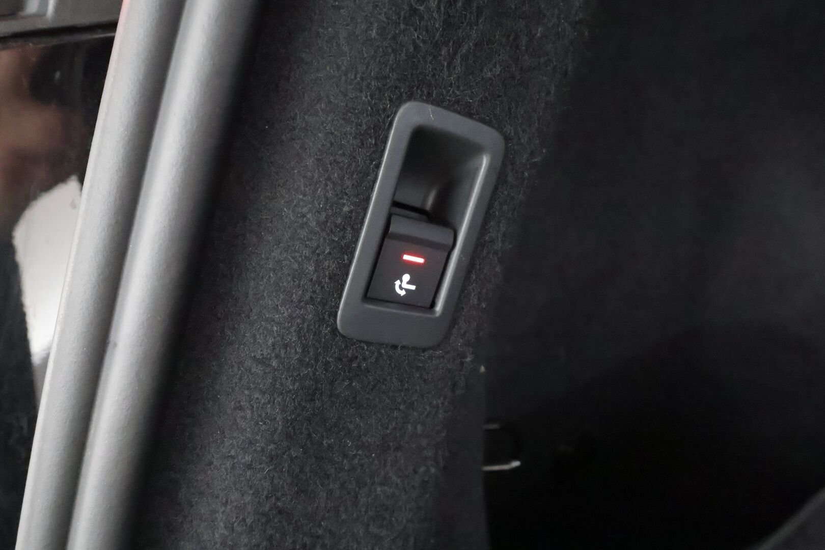 AUDI Q4 E-TRON 2023 50 Quattro Proline * ILP / ACC / Koukku / Matrix-LED / 360-Kamera  / Sporttipenkit * - Kahdet Renkaat