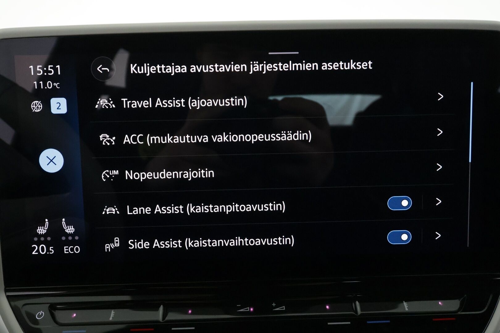 VOLKSWAGEN ID.5 2023 150kW 82kWh Pro Performance * ILP / ACC / Koukku / Ergoactive Hierovat Muistipenkit / 360-Kamera / LED* - Merkkihuollettu / Akku kuntotarkastettu SoH 94,3% /  Kahdet Renkaat