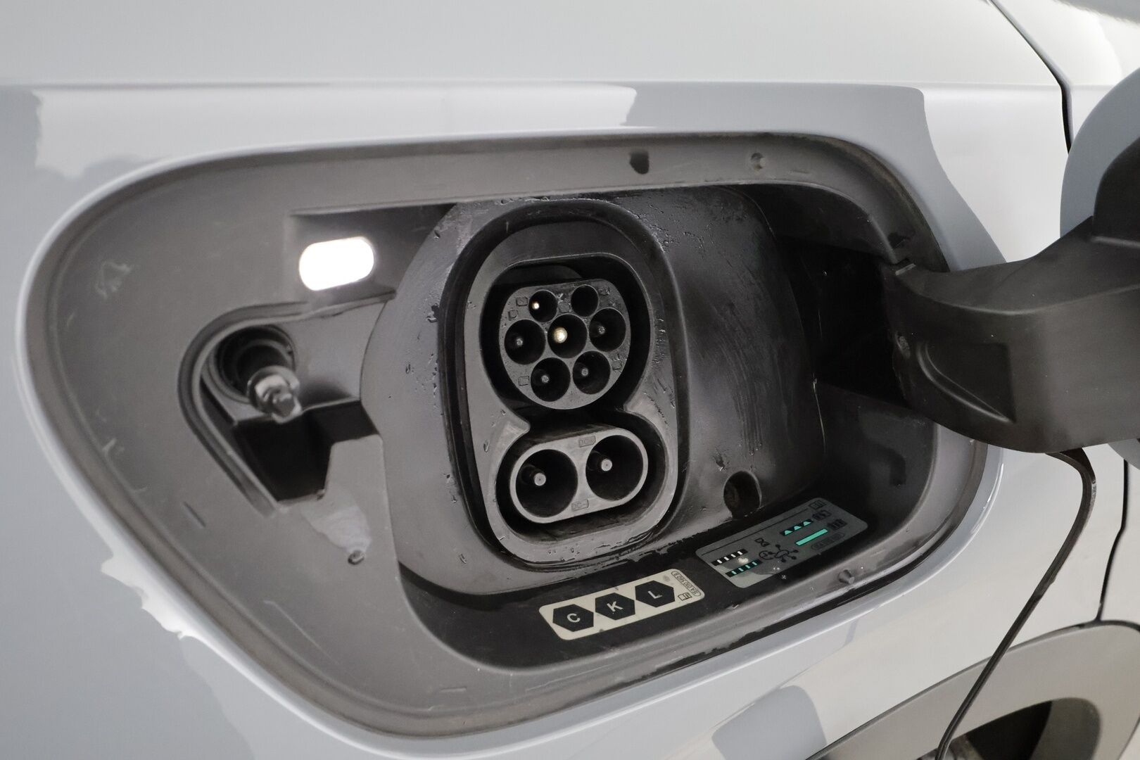 VOLKSWAGEN ID.5 2023 150kW 82kWh Pro Performance * ILP / ACC / Koukku / Ergoactive Hierovat Muistipenkit / 360-Kamera / LED* - Merkkihuollettu / Akku kuntotarkastettu SoH 94,3% /  Kahdet Renkaat