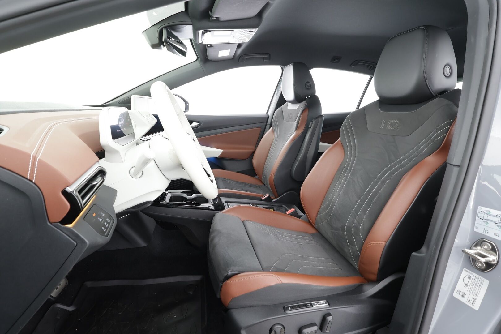 VOLKSWAGEN ID.5 2023 150kW 82kWh Pro Performance * ILP / ACC / Koukku / Ergoactive Hierovat Muistipenkit / 360-Kamera / LED* - Merkkihuollettu / Akku kuntotarkastettu SoH 94,3% /  Kahdet Renkaat