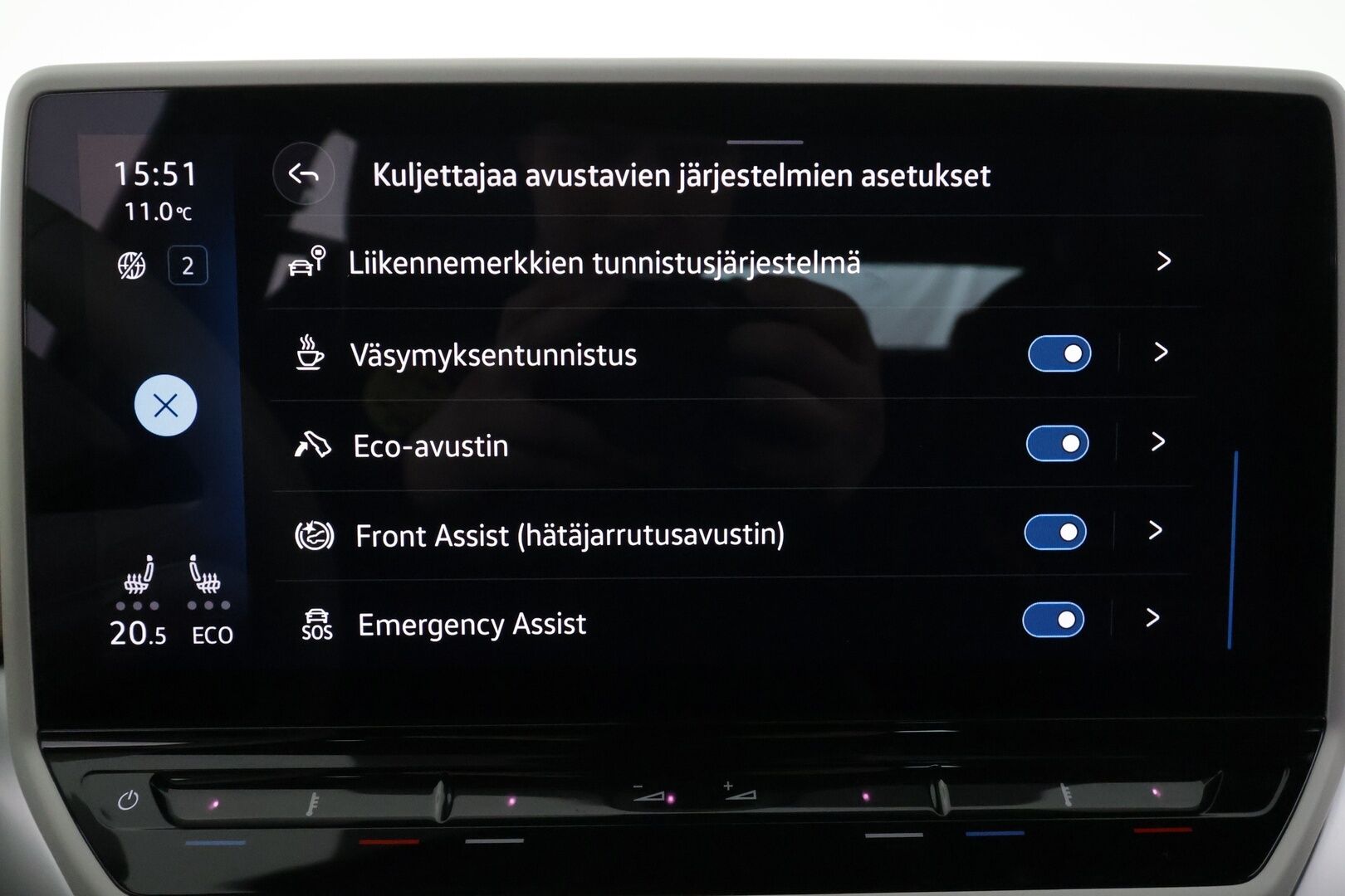 VOLKSWAGEN ID.5 2023 150kW 82kWh Pro Performance * ILP / ACC / Koukku / Ergoactive Hierovat Muistipenkit / 360-Kamera / LED* - Merkkihuollettu / Akku kuntotarkastettu SoH 94,3% /  Kahdet Renkaat