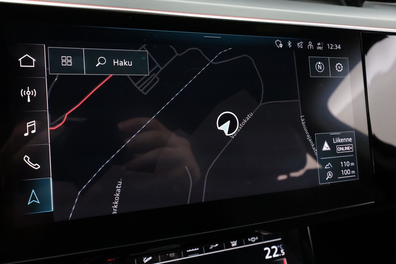 AUDI Q8 E-TRON 2024 55 quattro Progress * Koukku / ACC / LED / 360 / B&O / Sportpenkki Muistilla / HUD * - Merkkihuollot / Akku kuntotarkastettu / Kahdet renkaat aluvanteilla - HULLUT AVAJAISHULINAT KORKOTARJOUS 3,29 %