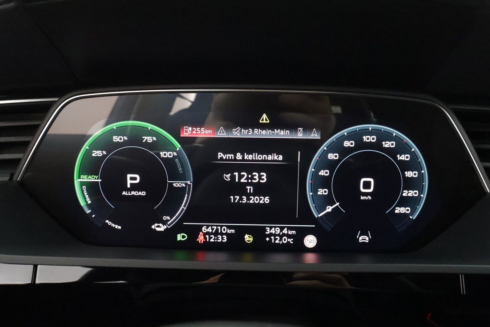 AUDI Q8 E-TRON 2024 55 quattro Progress * Koukku / ACC / LED / 360 / B&O / Sportpenkki Muistilla / HUD * - Merkkihuollot / Akku kuntotarkastettu / Kahdet renkaat aluvanteilla - HULLUT AVAJAISHULINAT KORKOTARJOUS 3,29 %