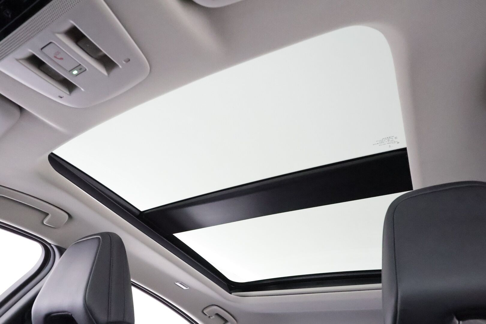 NISSAN ARIYA 2023 87kWh Evolve e-4ORCE * Panorama / Koukku / Bose / ACC / 360 / Ilmastoitu Muistipenkki / Kaistavahti / Navi / Keyless * - Merkkihuollot / Akku kuntotarkastettu SoH 98,4% / Kahdet renkaat aluvanteilla - HULLUT AVAJAISHULINAT KORKOTARJOUS 3,29 %