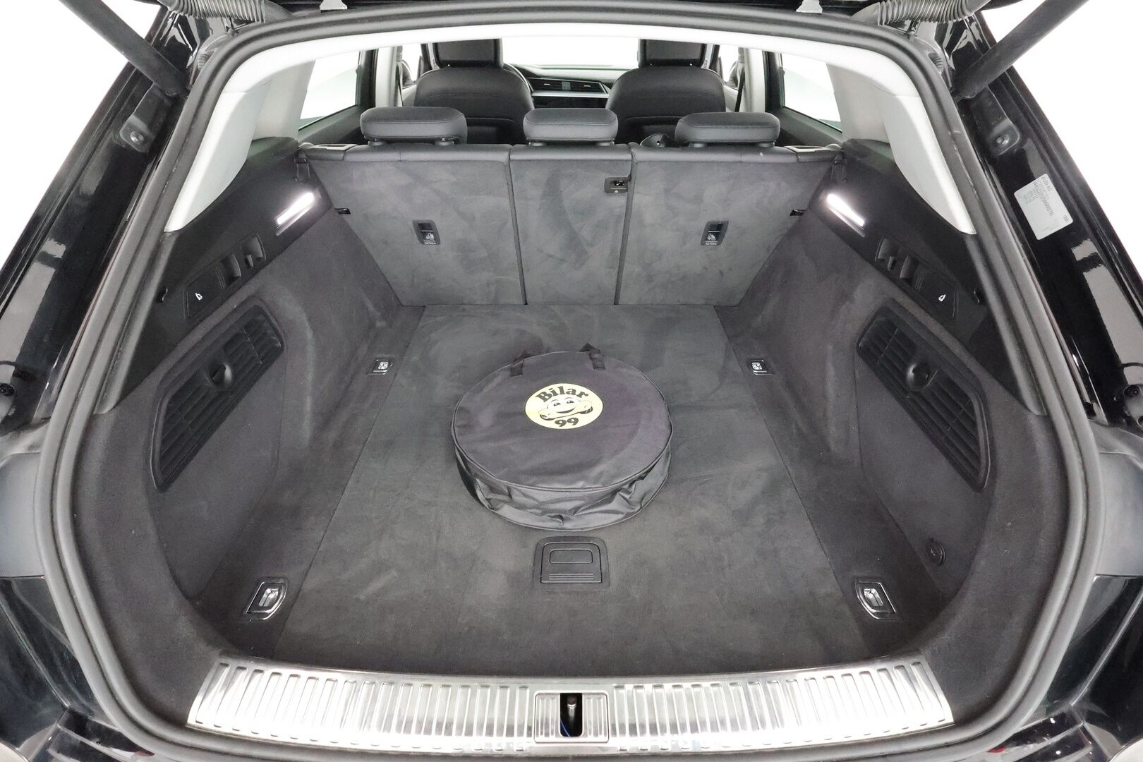 AUDI E-TRON 2021 50 Quattro Proline * ACC / Akkukäyttöinen Lisälämmitin / Muistipenkki / P.Kamera / LED / Apple&Android * - Koti & Kauppalaturi / Kahdet Renkaat