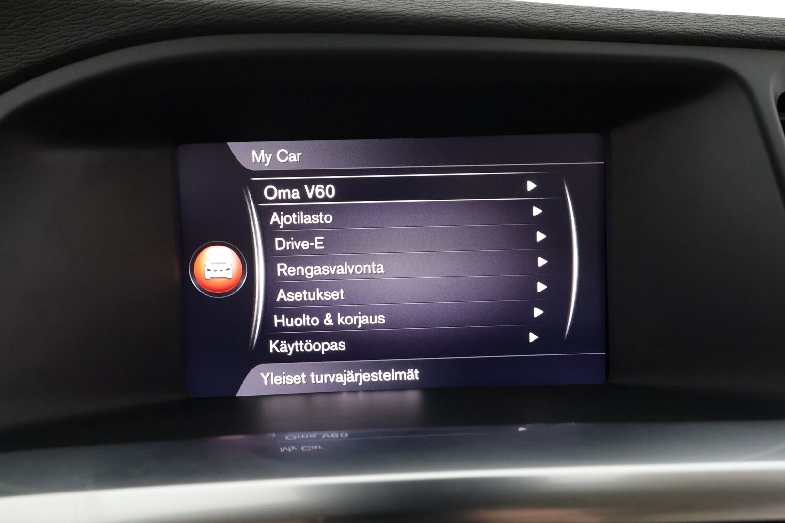 Volvo V60 2018 D3 Classic Summum aut. * ACC / Webasto / Kattoluukku / Muistipenkki / Harman&Kardon / P.kamera * - Hienot varusteet! / Pienet kilometrit / Ei Adblue! - HULLUT AVAJAISHULINAT KORKOTARJOUS 3,29 %