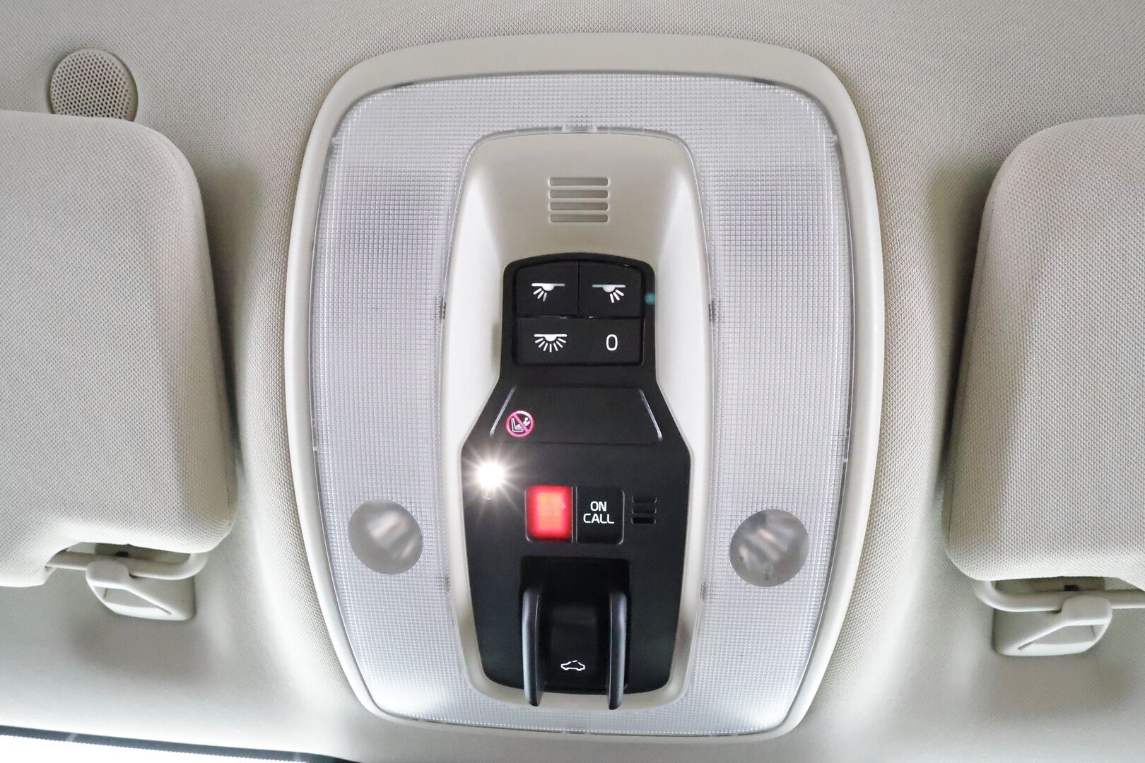 Volvo V60 2018 D3 Classic Summum aut. * ACC / Webasto / Kattoluukku / Muistipenkki / Harman&Kardon / P.kamera * - Hienot varusteet! / Pienet kilometrit / Ei Adblue! - HULLUT AVAJAISHULINAT KORKOTARJOUS 3,29 %