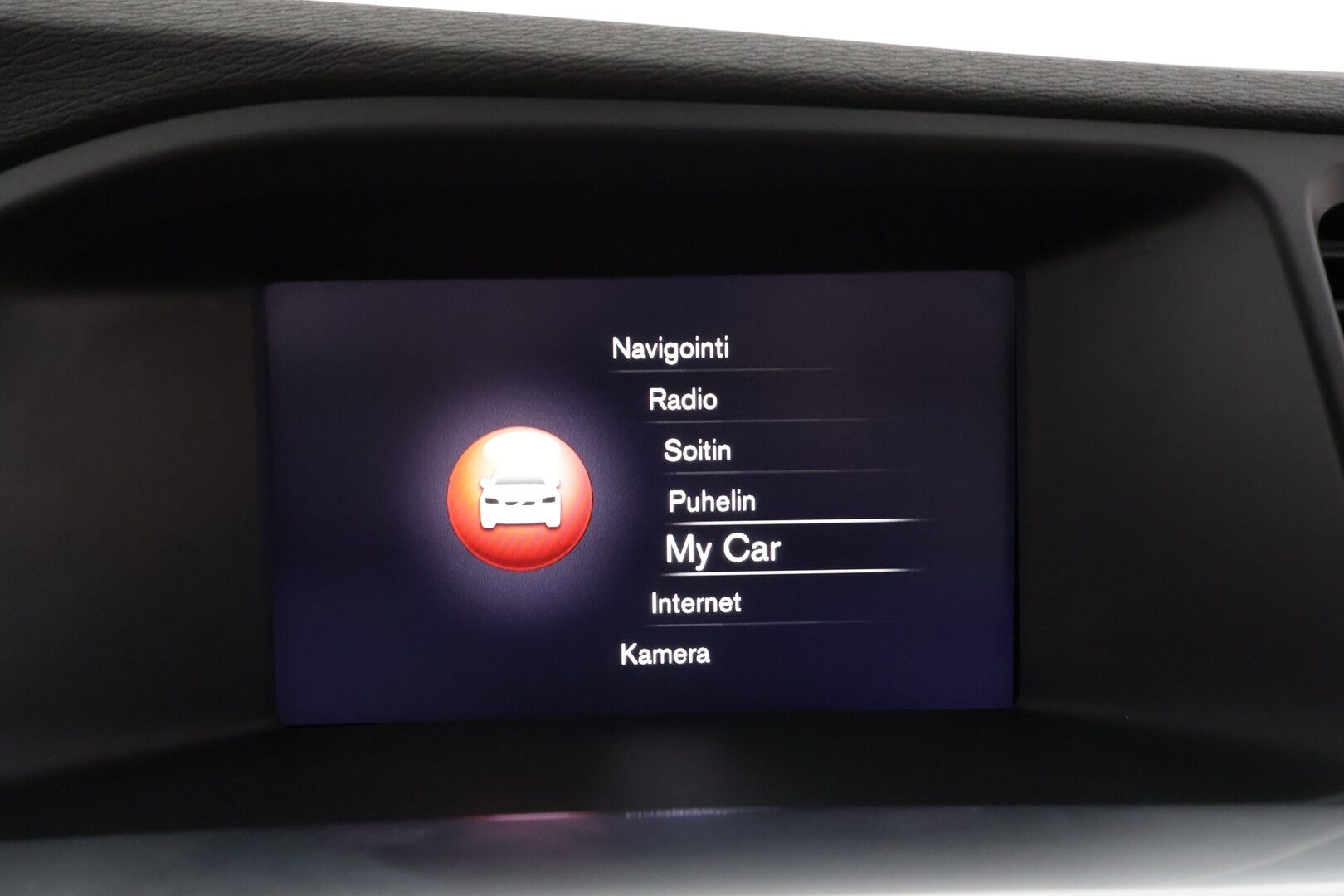 Volvo V60 2018 D3 Classic Summum aut. * ACC / Webasto / Kattoluukku / Muistipenkki / Harman&Kardon / P.kamera * - Hienot varusteet! / Pienet kilometrit / Ei Adblue! - HULLUT AVAJAISHULINAT KORKOTARJOUS 3,29 %