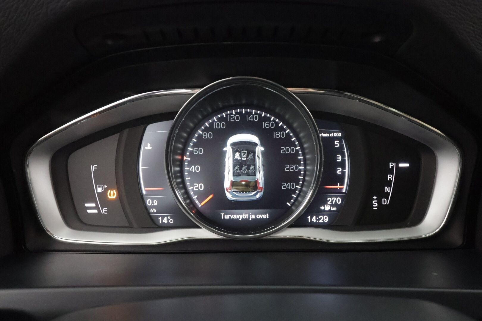 Volvo V60 2018 D3 Classic Summum aut. * ACC / Webasto / Kattoluukku / Muistipenkki / Harman&Kardon / P.kamera * - Hienot varusteet! / Pienet kilometrit / Ei Adblue! - HULLUT AVAJAISHULINAT KORKOTARJOUS 3,29 %