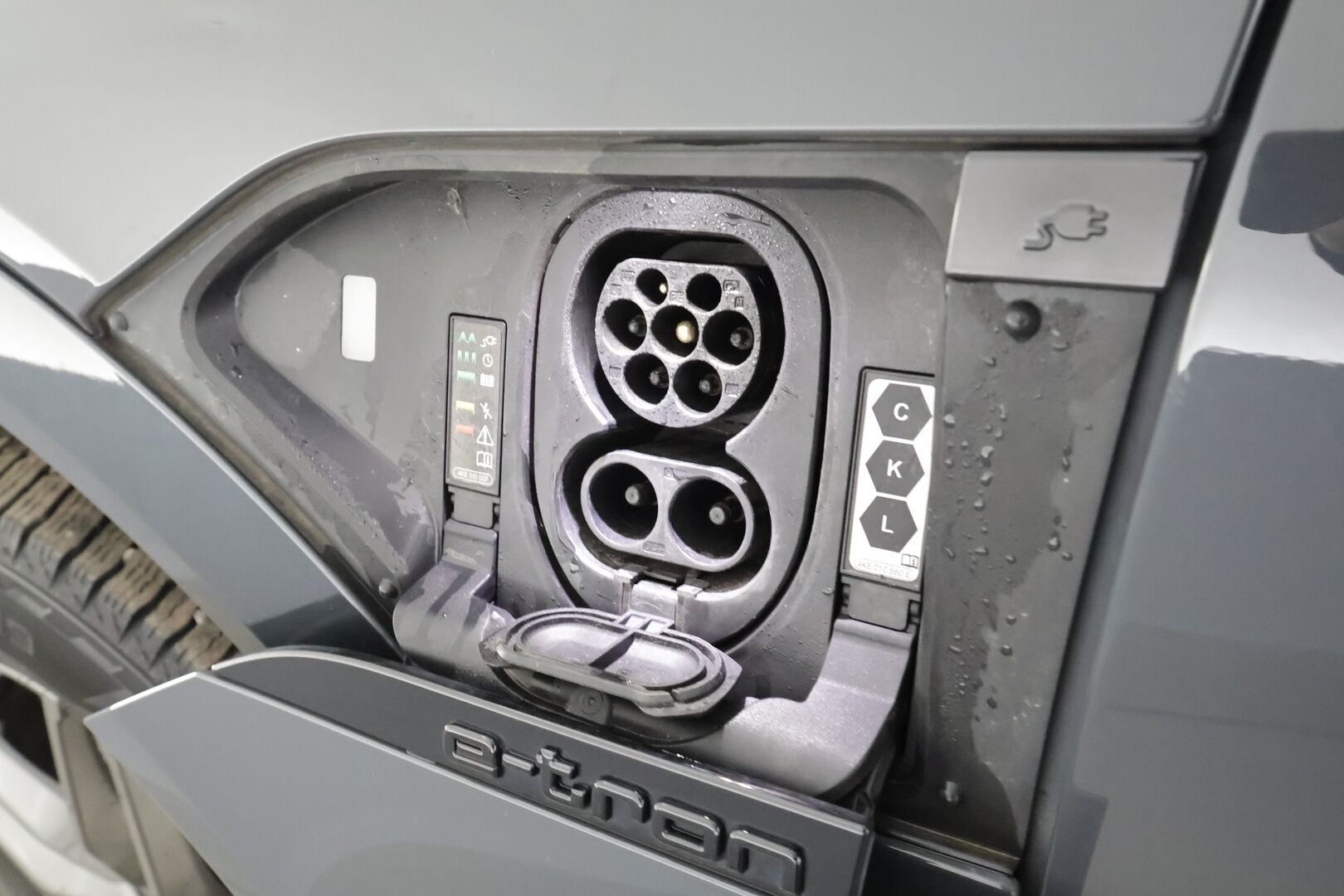 AUDI Q8 E-TRON 2024 50 Quattro - Muistinahat | ACC | Ilma-alusta | Facelift | Lisälämm. | P.Kamera | Navi | LED | ALV | Keylessgo | Audi virtual Cockpit |