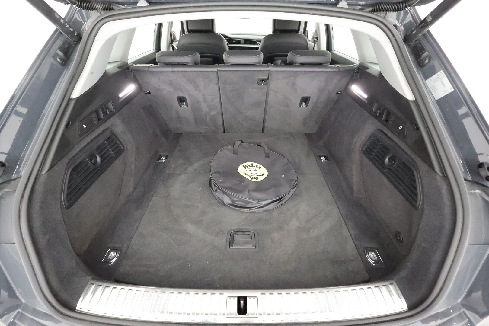 AUDI Q8 E-TRON 2024 50 Quattro - Muistinahat | ACC | Ilma-alusta | Facelift | Lisälämm. | P.Kamera | Navi | LED | ALV | Keylessgo | Audi virtual Cockpit |