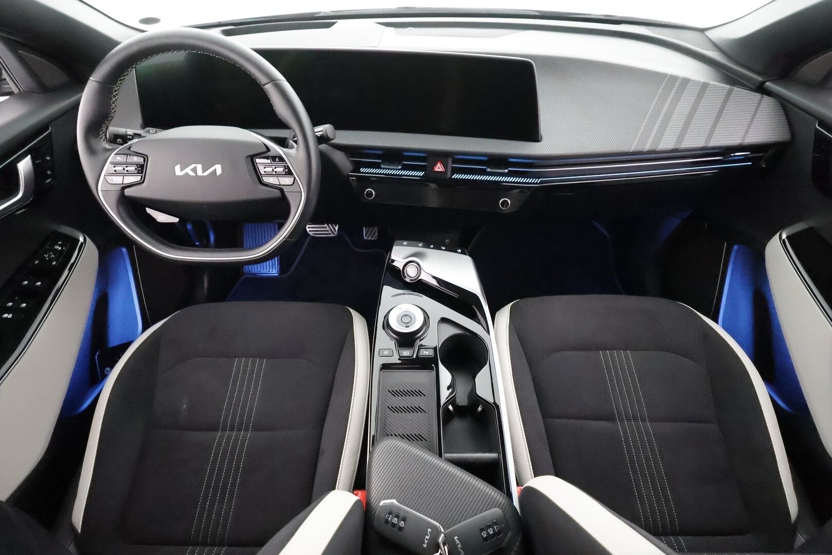 KIA EV6 2023 GT-Line AWD 77 kWh 325 hv * ACC / ILP / Meridian / 360° / Muistipenkki / HUD / Adapt.LED / Ilmastoidut penkit * - Merkkihuollettu