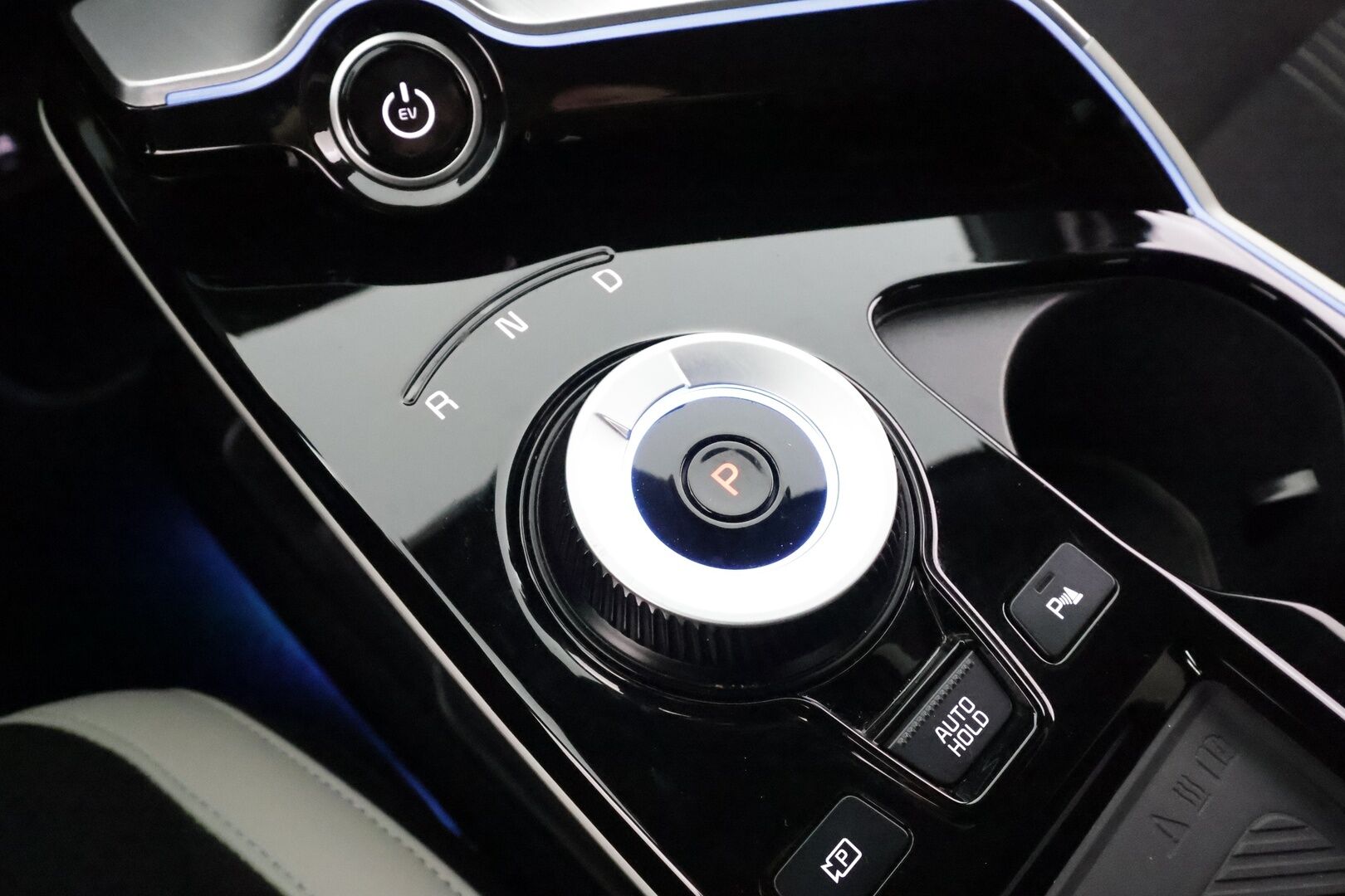 KIA EV6 2023 GT-Line AWD 77 kWh 325 hv * ACC / ILP / Meridian / 360° / Muistipenkki / HUD / Adapt.LED / Ilmastoidut penkit * - Merkkihuollettu