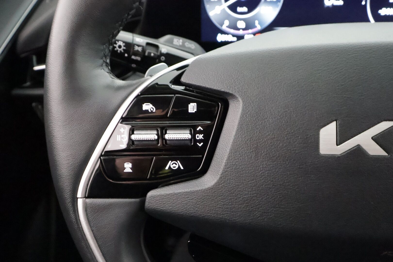 KIA NIRO 2023 64,8kWh Vision * ACC / P.kamera / ILP / Navi / Puolinahat / Keyless / Ratinlämmitin * - Akku kuntotarkastettu SoH 97,1%