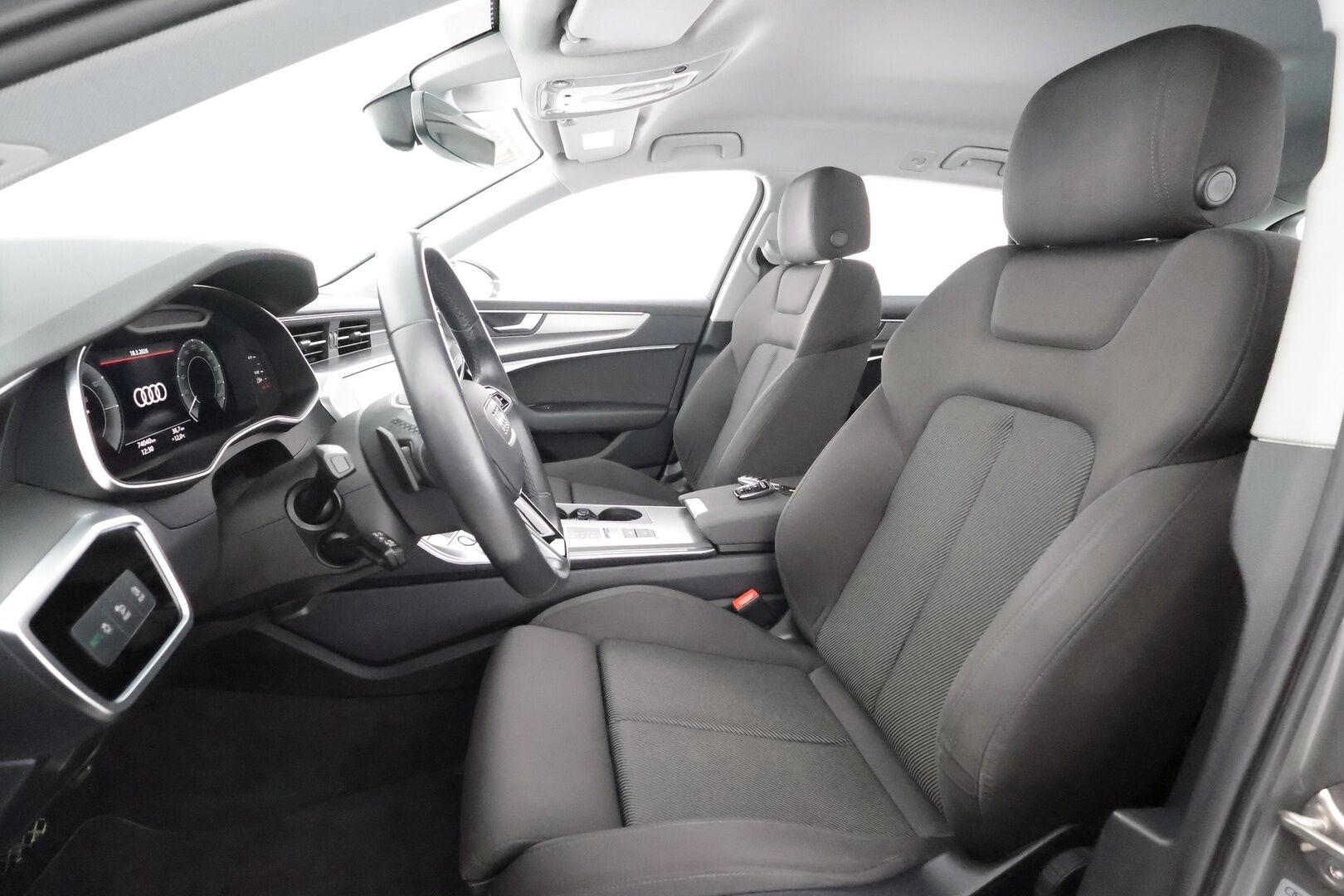 AUDI A6 2023 Avant 50 TFSI e quattro * ACC/  Koukku / P.kamera / Sporttipenkit /  LED / Keyless / Apple&Android * - SoH 92.3% / Merkkihuollettu / Kahdet renkaat vanteineen