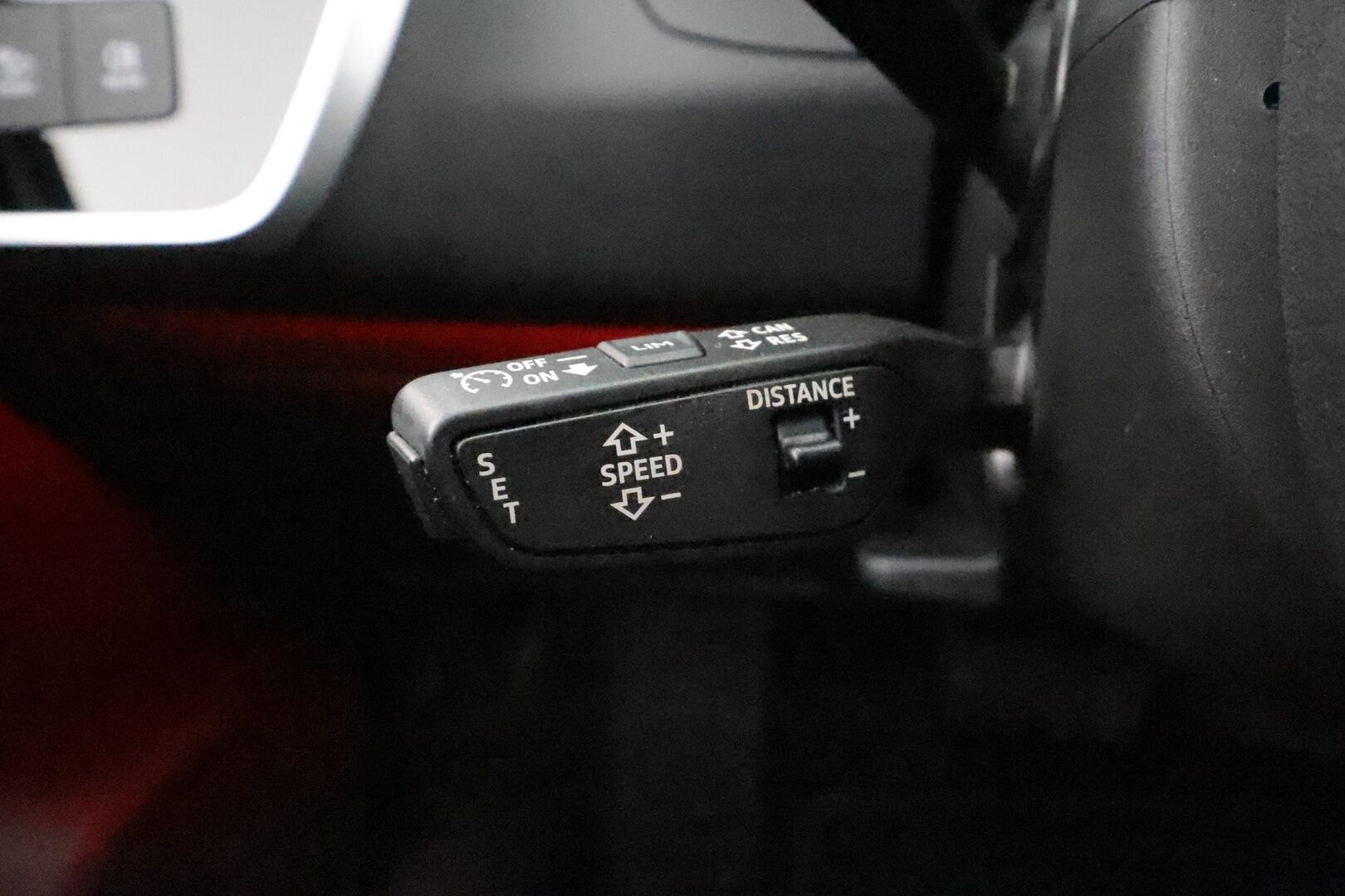 AUDI A6 2023 Avant 50 TFSI e quattro * ACC/  Koukku / P.kamera / Sporttipenkit /  LED / Keyless / Apple&Android * - SoH 92.3% / Merkkihuollettu / Kahdet renkaat vanteineen