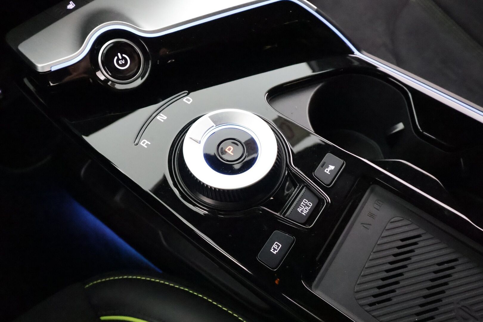 KIA EV6 2024 GT AWD 77 kWh 585 hv * ACC / HUD / Meridian / ILP / Adapt.LED / 360° / Keyless / Sporttipenkit * - Merkkihuollettu