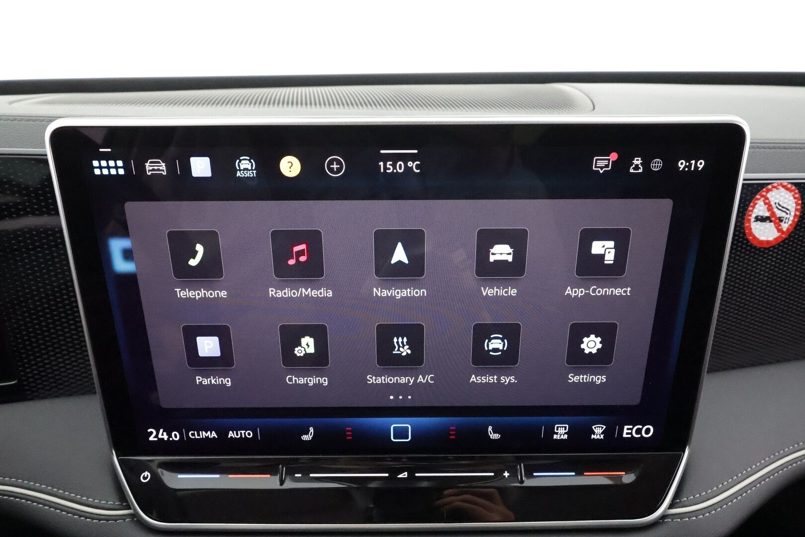 VOLKSWAGEN PASSAT 2025 Variant Comfort 1,5 eTSI 150 kW DSG * HUD / Koukku / ACC / P.Kamera / LED / Hierovat Sportpenkit * - Akku kuntotarkastettu / Merkkihuollettu / 2x Latauskaapelit