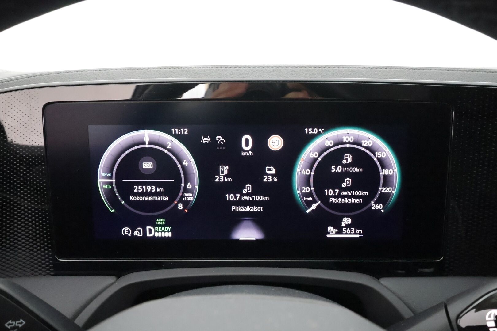 VOLKSWAGEN PASSAT 2025 Business 1.5 electric/TSI eHybrid 150kW 6-speed DSG * ACC / Akkukäyttöinen Lisälämmitin / Koukku / HUD / Matrix-LED * - Merkkihuollettu / Akku kuntotarkastettu