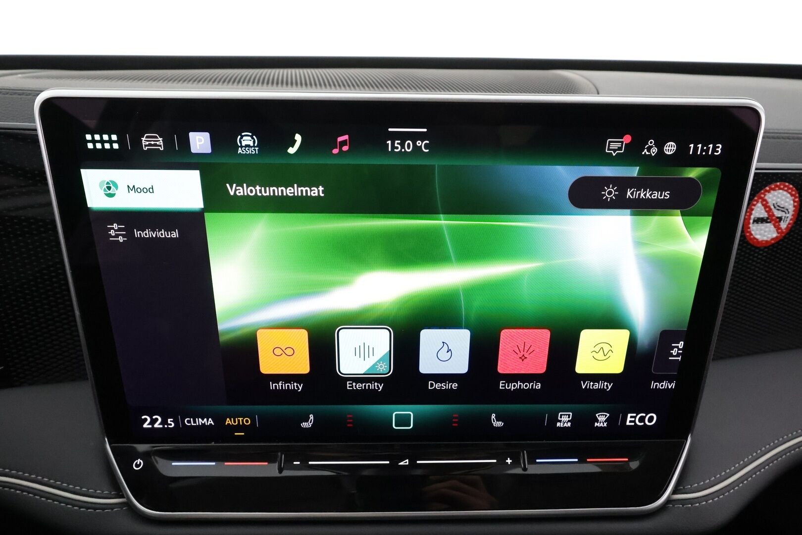 VOLKSWAGEN PASSAT 2025 Business 1.5 electric/TSI eHybrid 150kW 6-speed DSG * ACC / Akkukäyttöinen Lisälämmitin / Koukku / HUD / Matrix-LED * - Merkkihuollettu / Akku kuntotarkastettu