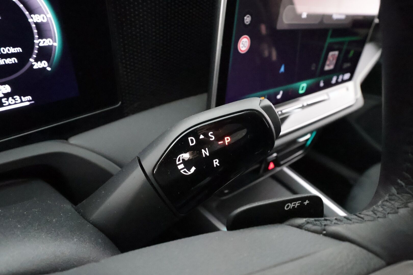 VOLKSWAGEN PASSAT 2025 Business 1.5 electric/TSI eHybrid 150kW 6-speed DSG * ACC / Akkukäyttöinen Lisälämmitin / Koukku / HUD / Matrix-LED * - Merkkihuollettu / Akku kuntotarkastettu