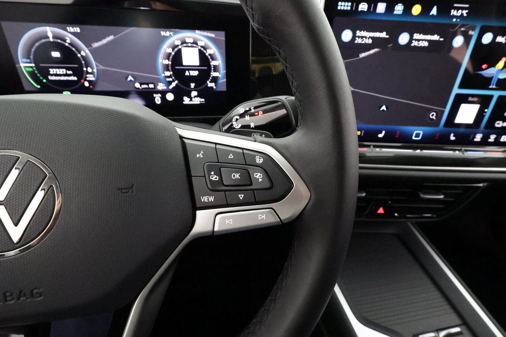 VOLKSWAGEN PASSAT 2025 Business 1.5 electric/TSI eHybrid 150kW 6-speed DSG * ACC / Koukku / Akkukäyttöinen lämmitin / Hierovat sporttipenkit * - Merkkihuollettu / Koti & Kauppalaturi