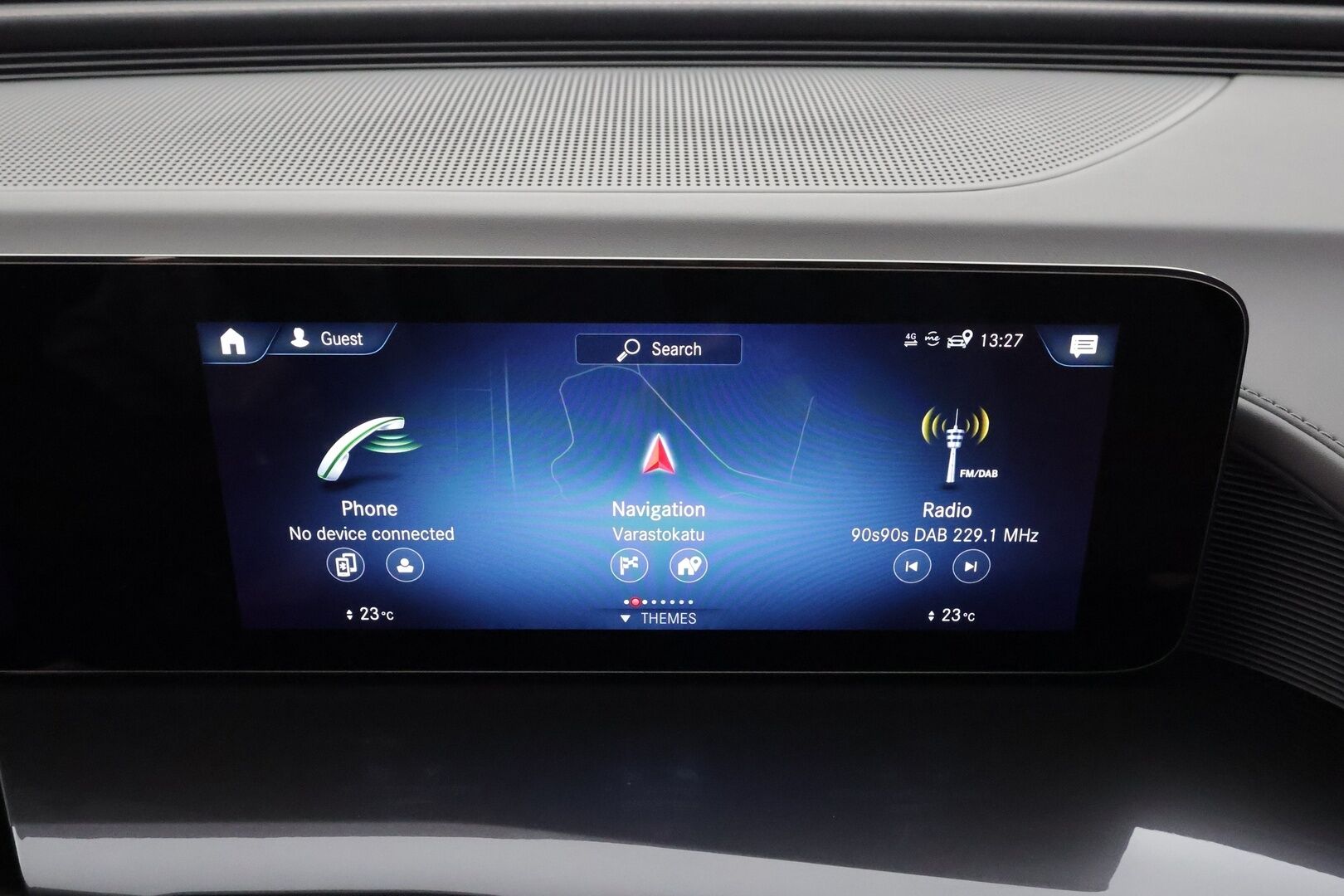 MERCEDES-BENZ EQC 2023 400 4MATIC * Distronic+ / Muistipenkit / Koukku / Multibeam / P.kamera / Puolinahat / Navi / Keyless / Akustiset lasit * - Akku kuntotarkastettu / Kahdet renkaat aluvanteilla / Merkkihuollettu