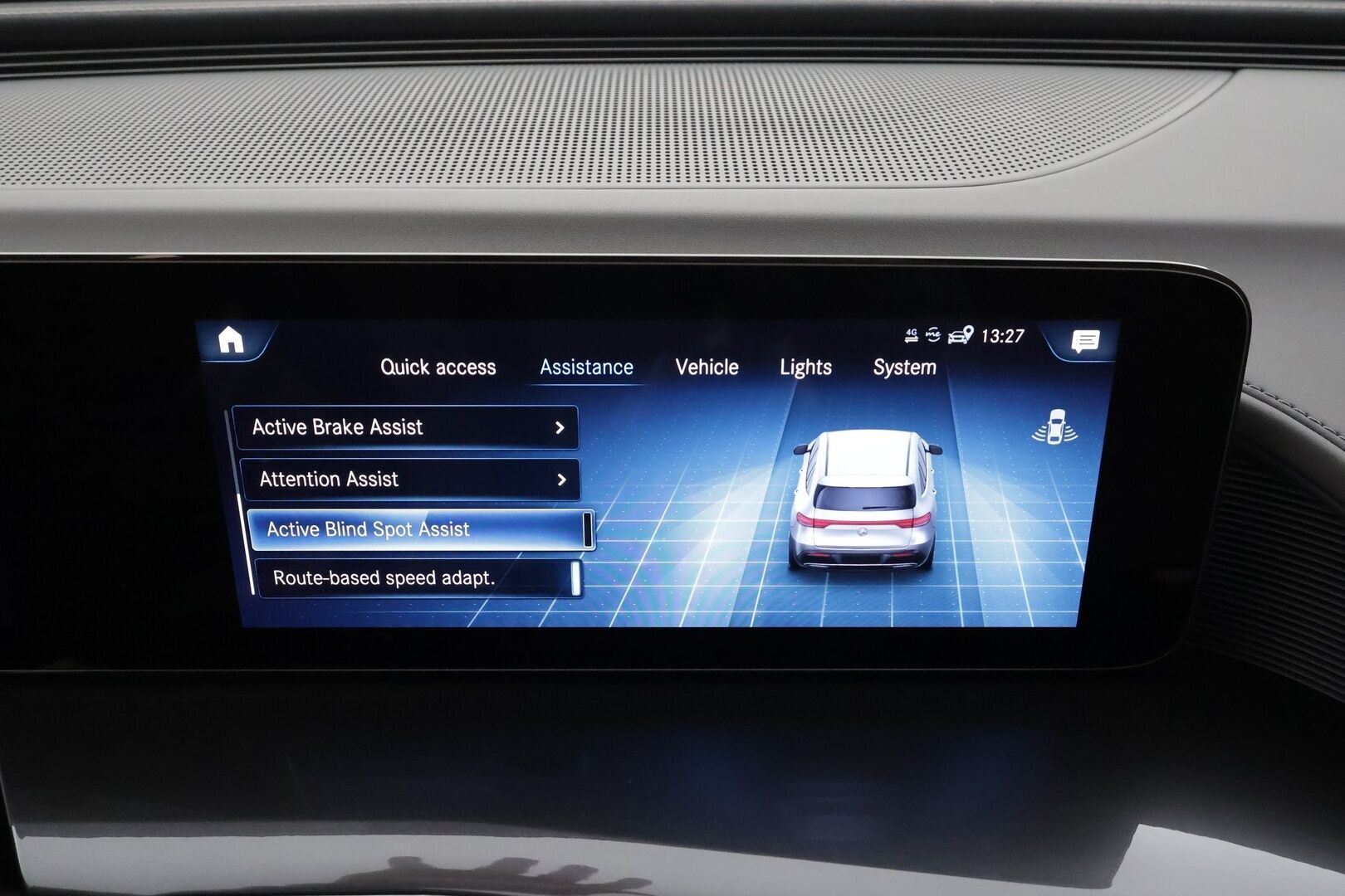 MERCEDES-BENZ EQC 2023 400 4MATIC * Distronic+ / Muistipenkit / Koukku / Multibeam / P.kamera / Puolinahat / Navi / Keyless / Akustiset lasit * - Akku kuntotarkastettu / Kahdet renkaat aluvanteilla / Merkkihuollettu