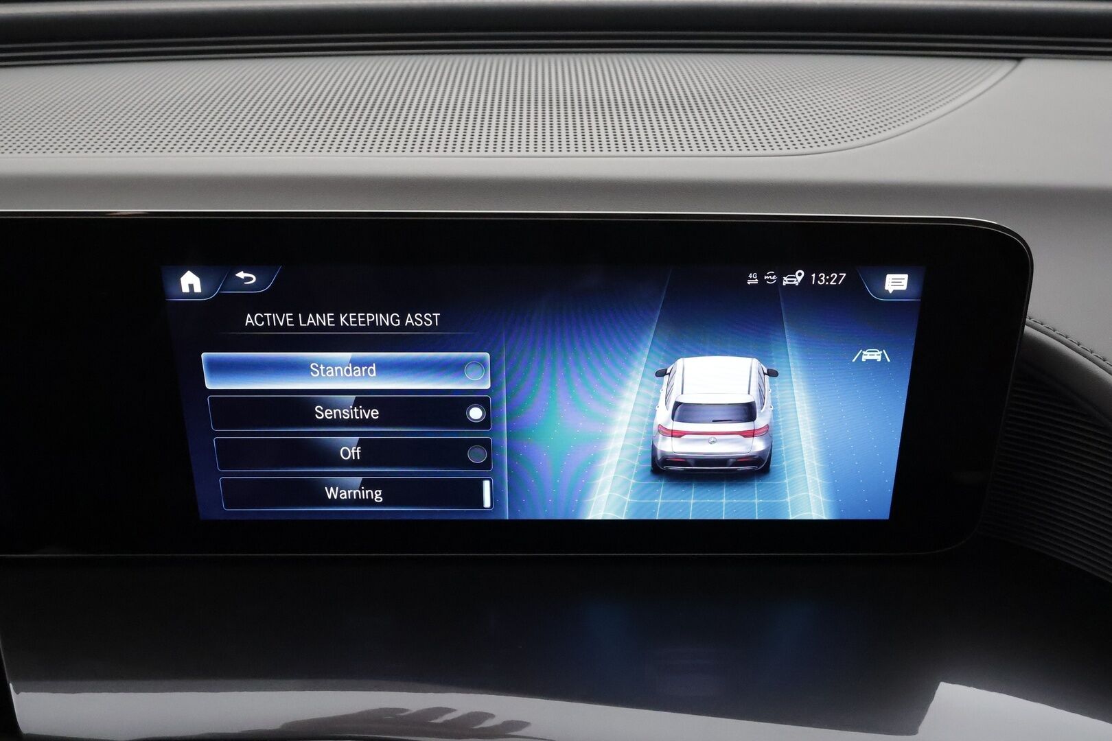 MERCEDES-BENZ EQC 2023 400 4MATIC * Distronic+ / Muistipenkit / Koukku / Multibeam / P.kamera / Puolinahat / Navi / Keyless / Akustiset lasit * - Akku kuntotarkastettu / Kahdet renkaat aluvanteilla / Merkkihuollettu