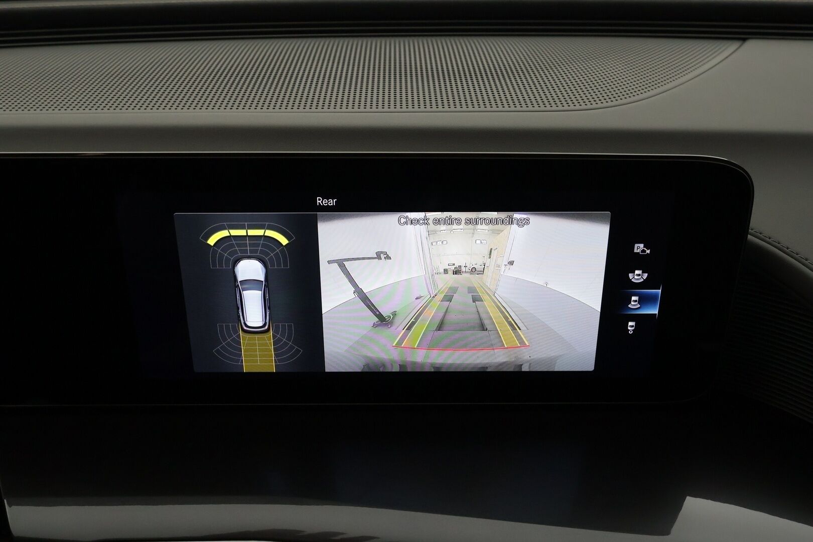 MERCEDES-BENZ EQC 2023 400 4MATIC * Distronic+ / Muistipenkit / Koukku / Multibeam / P.kamera / Puolinahat / Navi / Keyless / Akustiset lasit * - Akku kuntotarkastettu / Kahdet renkaat aluvanteilla / Merkkihuollettu