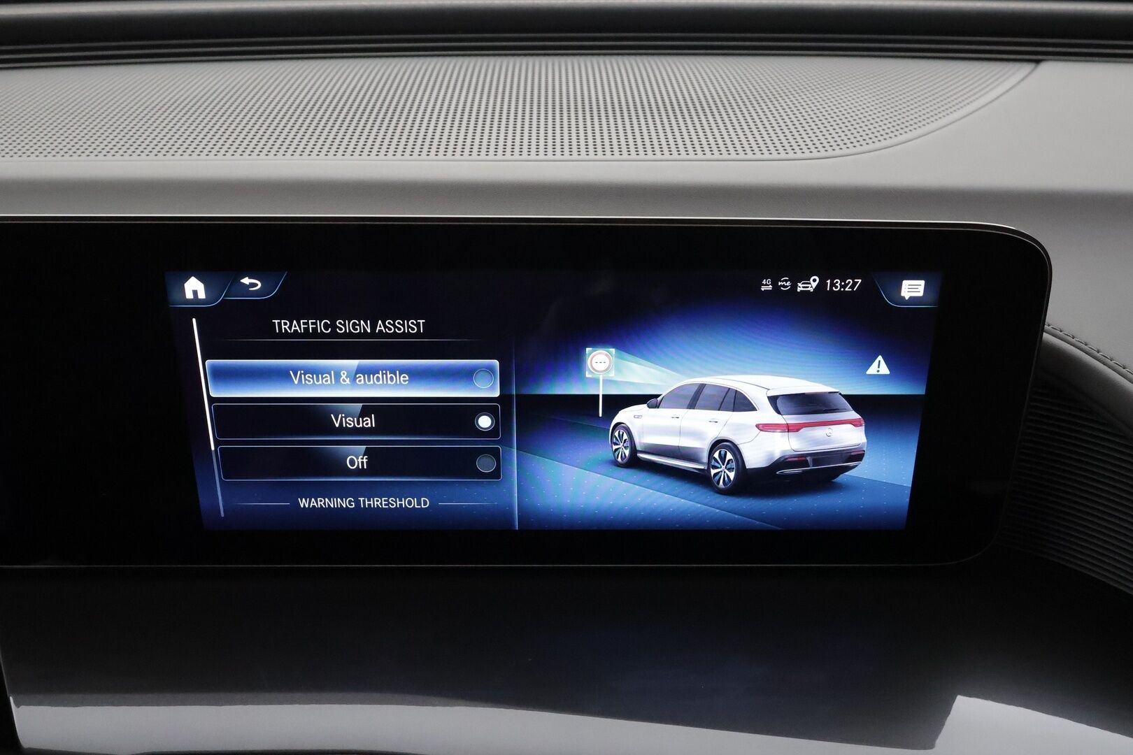 MERCEDES-BENZ EQC 2023 400 4MATIC * Distronic+ / Muistipenkit / Koukku / Multibeam / P.kamera / Puolinahat / Navi / Keyless / Akustiset lasit * - Akku kuntotarkastettu / Kahdet renkaat aluvanteilla / Merkkihuollettu