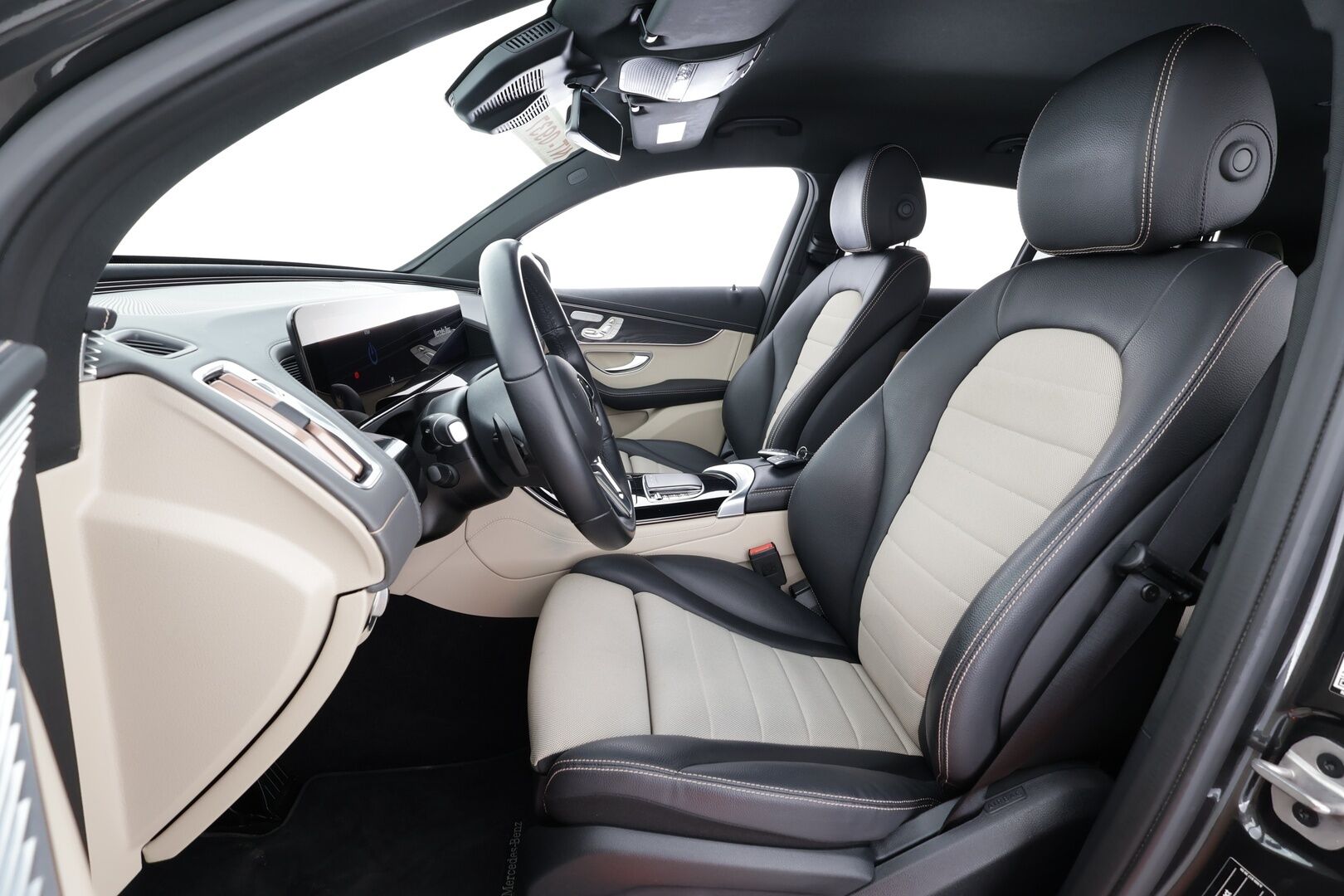 MERCEDES-BENZ EQC 2023 400 4MATIC * Distronic+ / Muistipenkit / Koukku / Multibeam / P.kamera / Puolinahat / Navi / Keyless / Akustiset lasit * - Akku kuntotarkastettu / Kahdet renkaat aluvanteilla / Merkkihuollettu