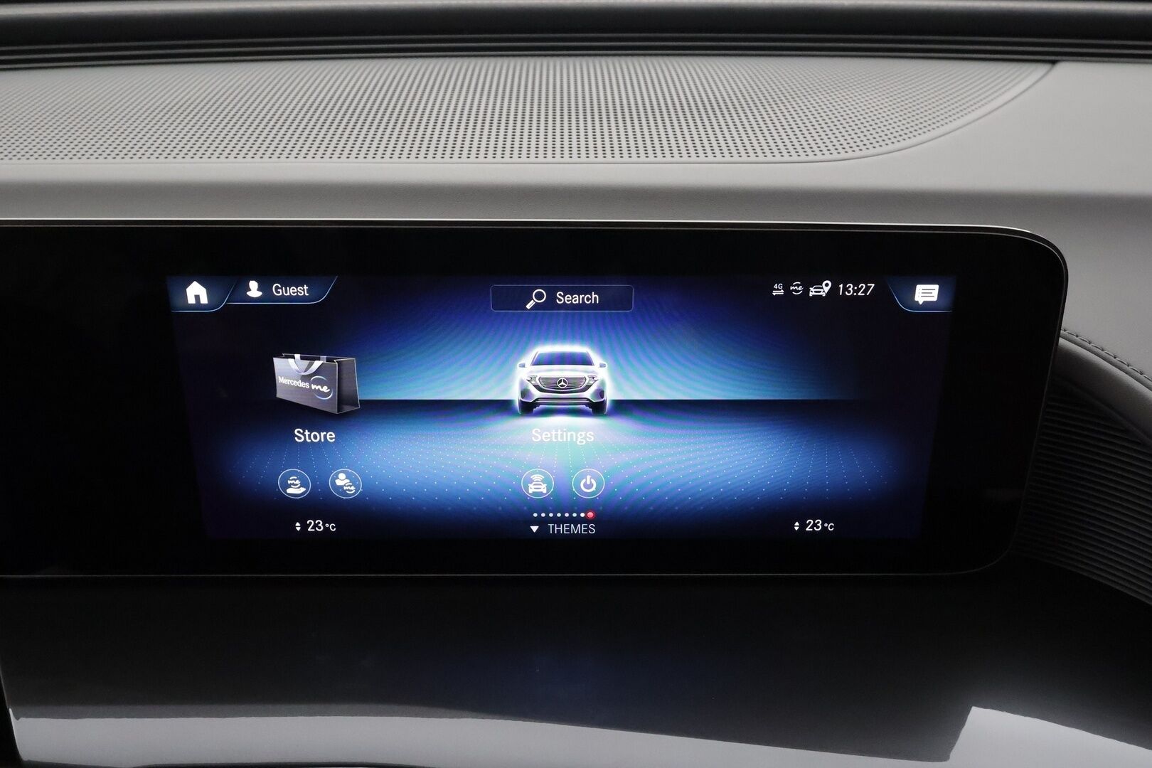 MERCEDES-BENZ EQC 2023 400 4MATIC * Distronic+ / Muistipenkit / Koukku / Multibeam / P.kamera / Puolinahat / Navi / Keyless / Akustiset lasit * - Akku kuntotarkastettu / Kahdet renkaat aluvanteilla / Merkkihuollettu