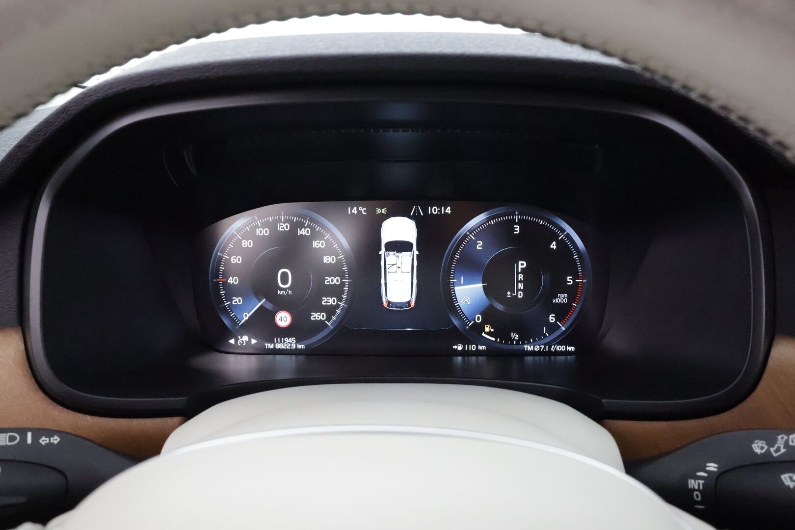 Volvo V90 2017 D4 AWD Inscription aut * ACC / 360° / Webasto / Koukku / Muistipenkit / Full LED / BLIS / Vaaleat nahat / Keyless * - Kahdet renkaat aluvanteilla / Merkkihuollettu / Huippuvarusteet - HULLUT AVAJAISHULINAT KORKOTARJOUS 3,29 %