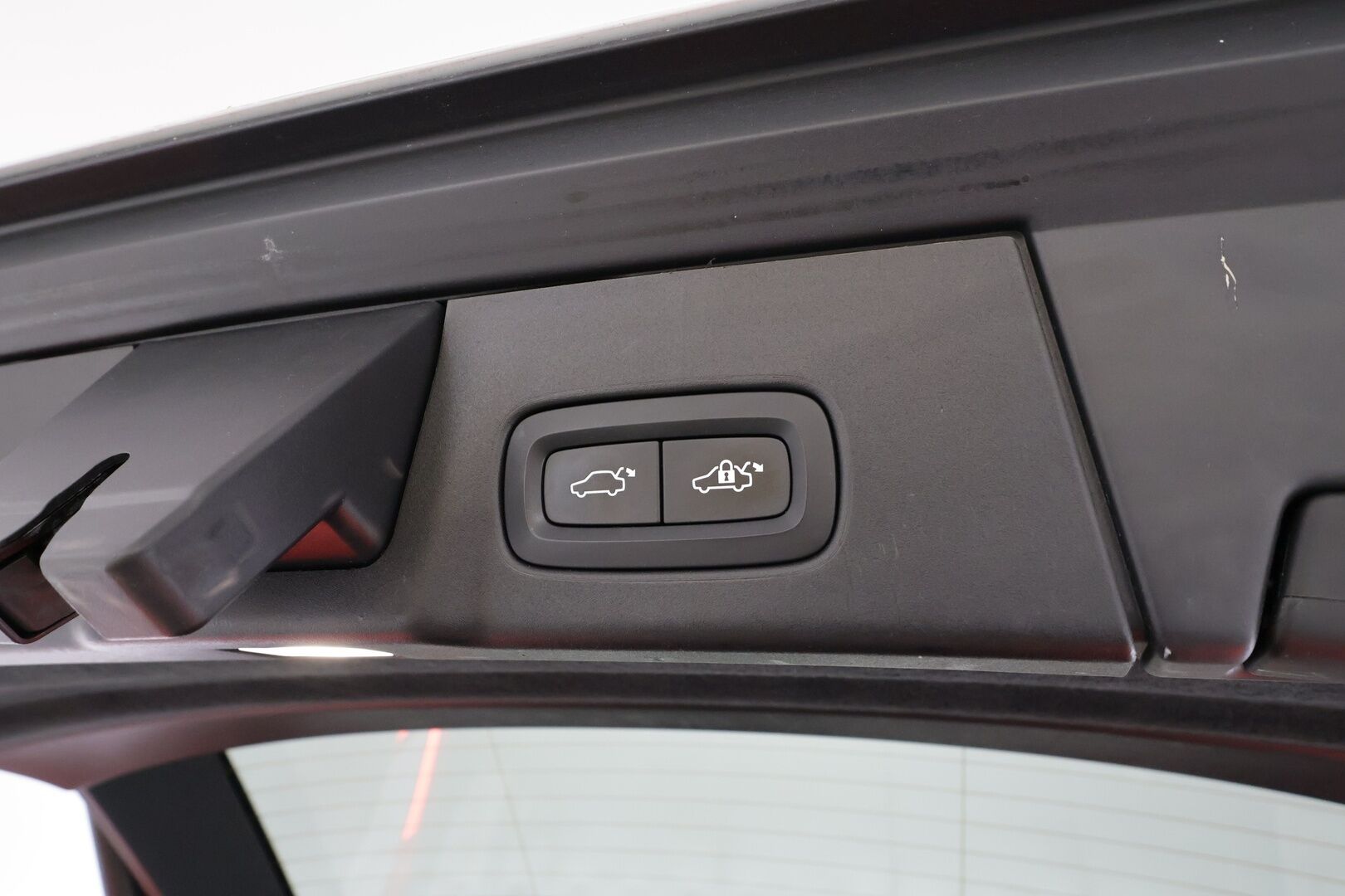 Volvo V90 2017 D4 AWD Inscription aut * ACC / 360° / Webasto / Koukku / Muistipenkit / Full LED / BLIS / Vaaleat nahat / Keyless * - Kahdet renkaat aluvanteilla / Merkkihuollettu / Huippuvarusteet - HULLUT AVAJAISHULINAT KORKOTARJOUS 3,29 %