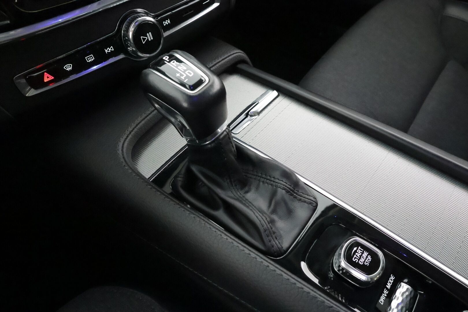 Volvo V90 CROSS COUNTRY 2020 T5 AWD Business Adv * Pilot assist / Koukku / Webasto / Panorama / Full-LED / P.kamera / Blis * - Kahdet Renkaat - HULLUT AVAJAISHULINAT KORKOTARJOUS 3,29 %