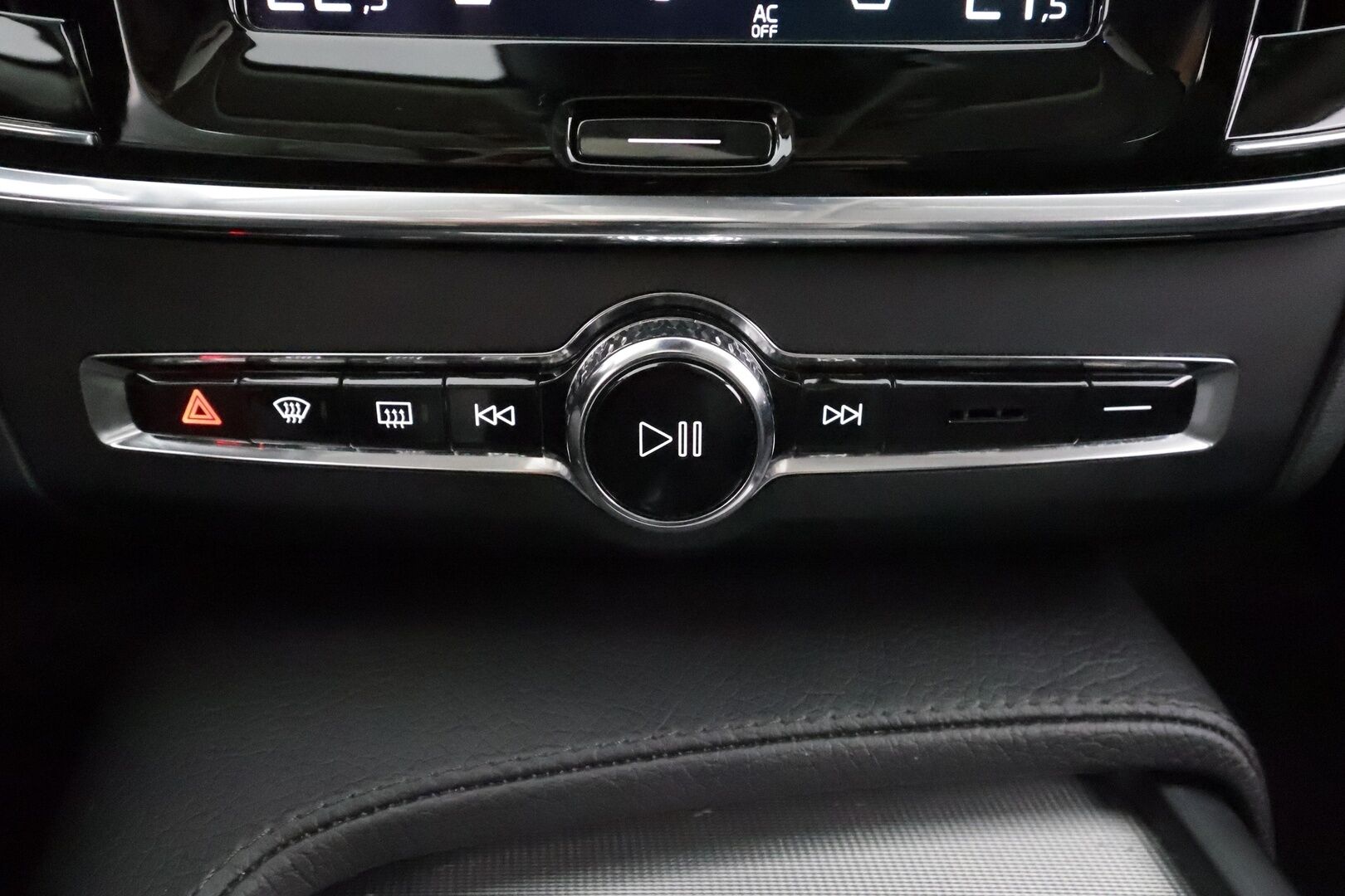 Volvo V90 CROSS COUNTRY 2020 T5 AWD Business Adv - | Juur huollettu 08/26 | Pilot assist | ALV | Koukku | Webasto | Panorama | Full-LED | P.Kamera | BLIS | Pelkkä bensa! | 2x Renkaat ja Vanteet |
