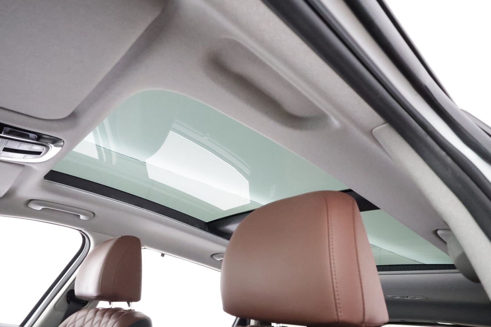 HYUNDAI SANTA FE 2023 1.6 T-GDI 265 hv Plug in 4WD 6AT Calligraphy 7P * ACC / HUD / Panorama / 360° / Ilmastoidut nahat / KRELL / Navi / LED * - Kahdet renkaat aluvanteilla / Akku kuntotarkastettu / Merkkihuollettu / Huippuvarusteet